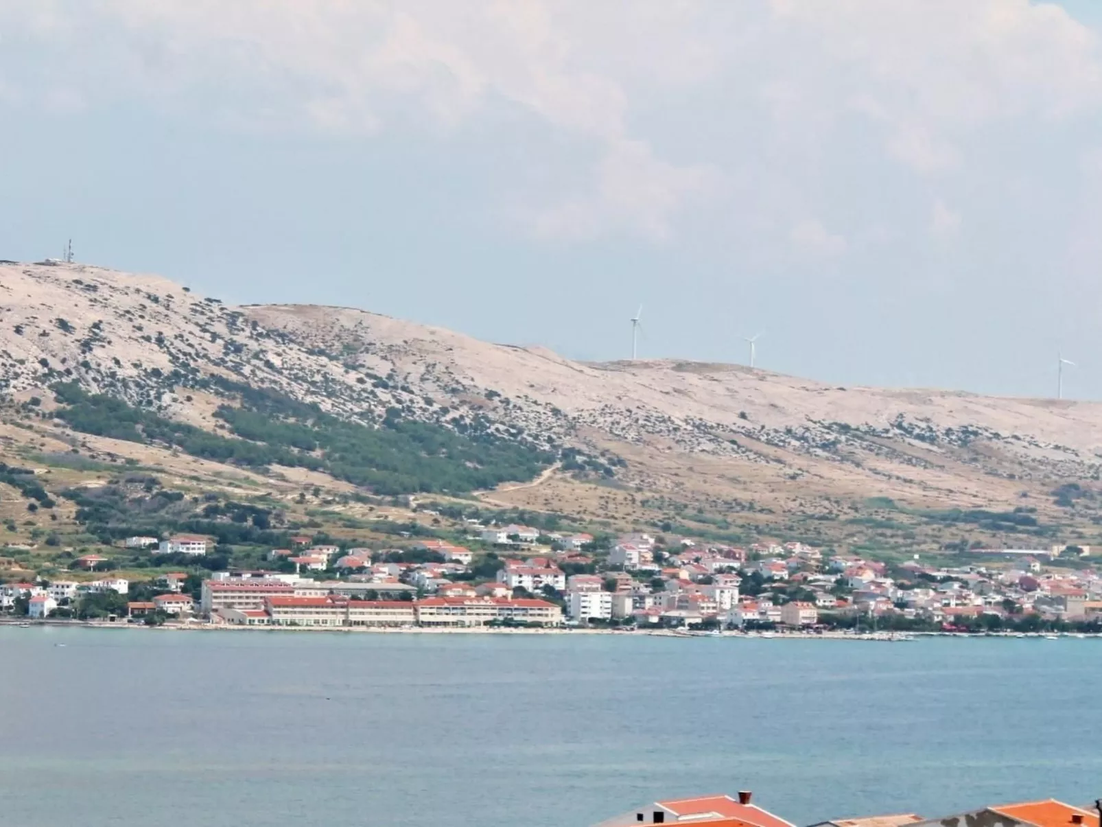 "Gubo1" mit Blick auf das Wasser-Draußen