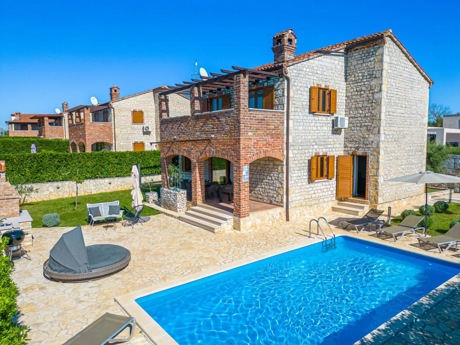 "Paradis 6" mit Whirlpool-Dehors