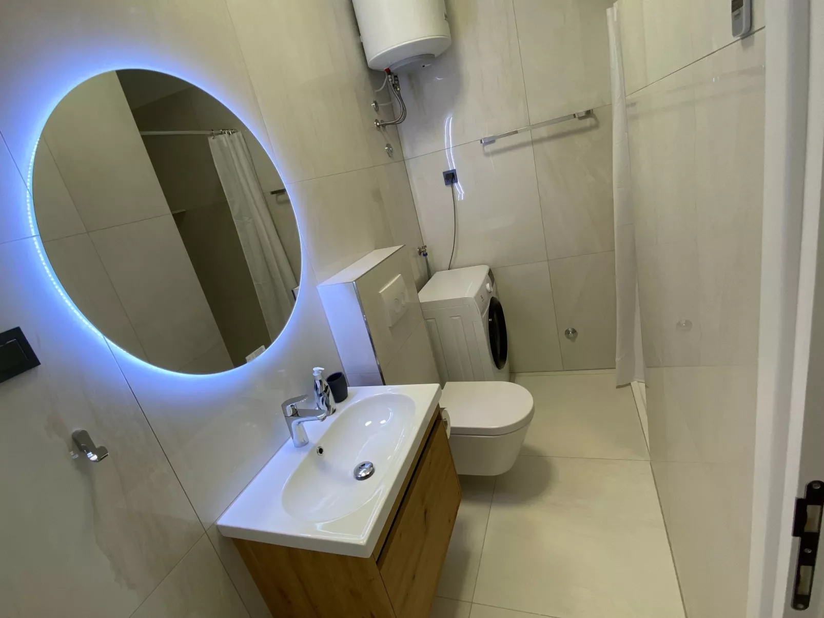 Frisch renovierte Ferienwohnung mit Meerblick-Drinnen