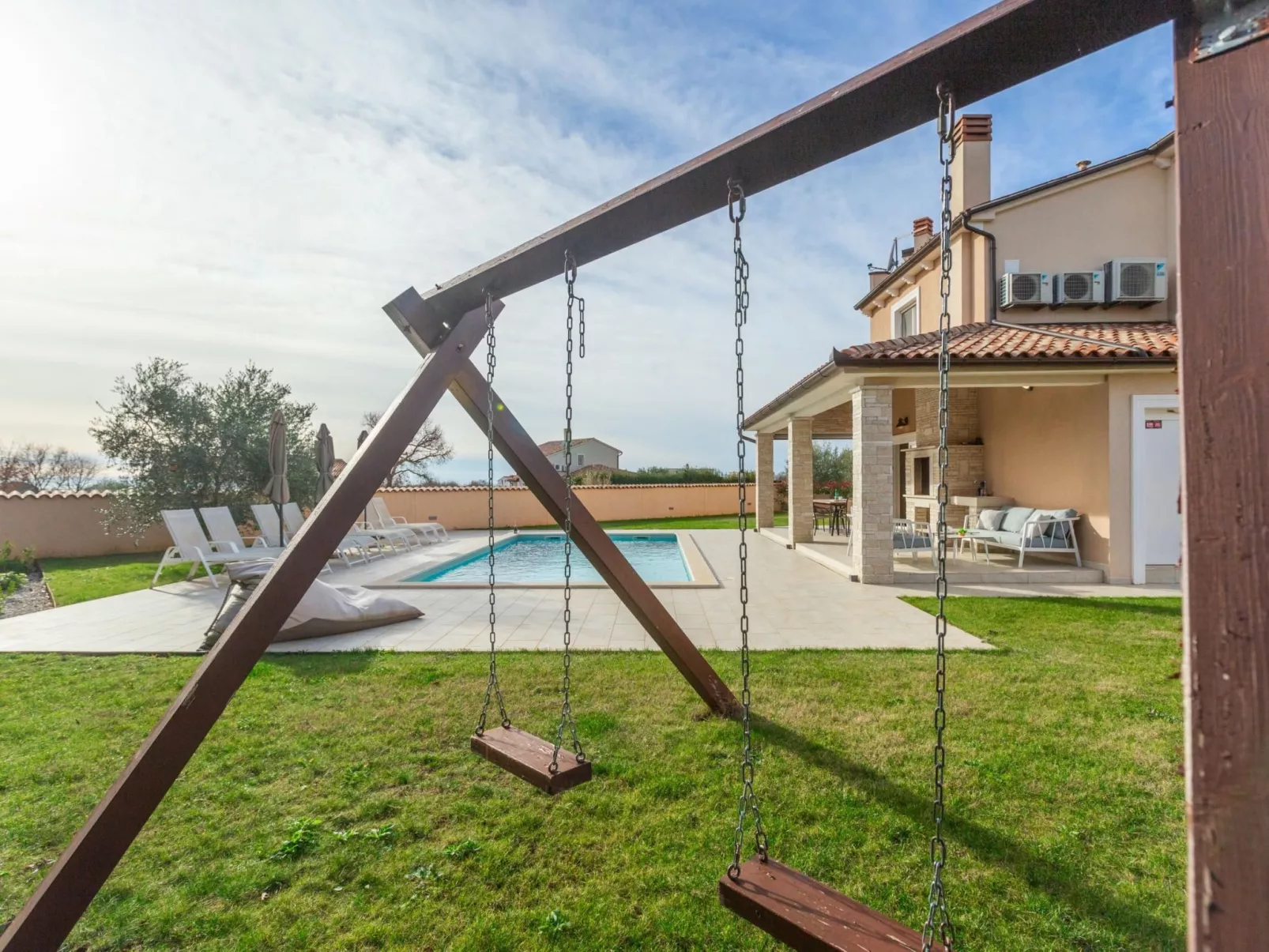 Villa Magica-Draußen