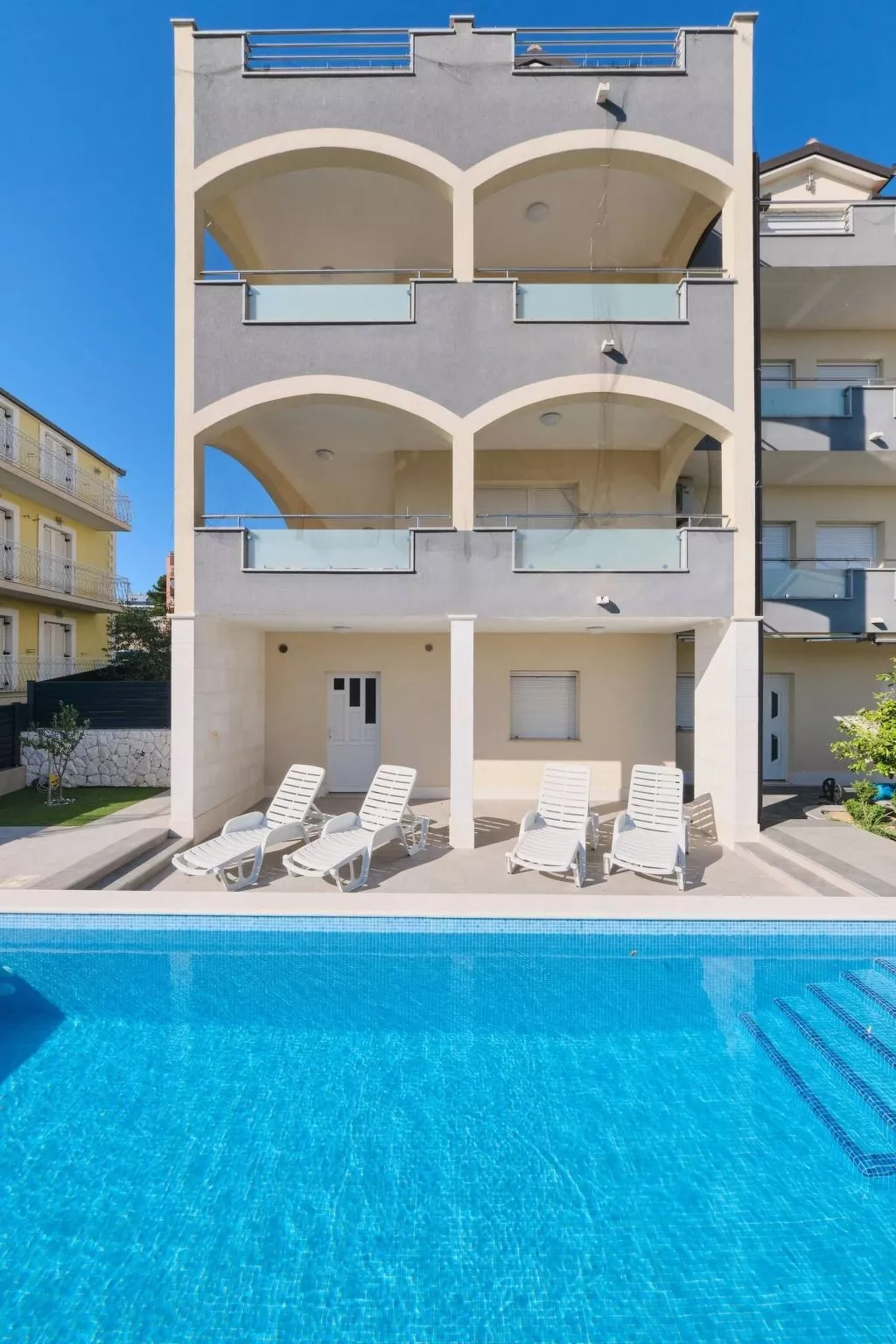 M&M Ferienhaus mit Pool-Draußen