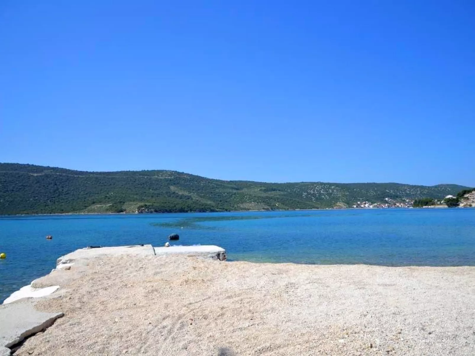 Schöne Wohnung in Poljica mit privatem Parkplatz-Outside
