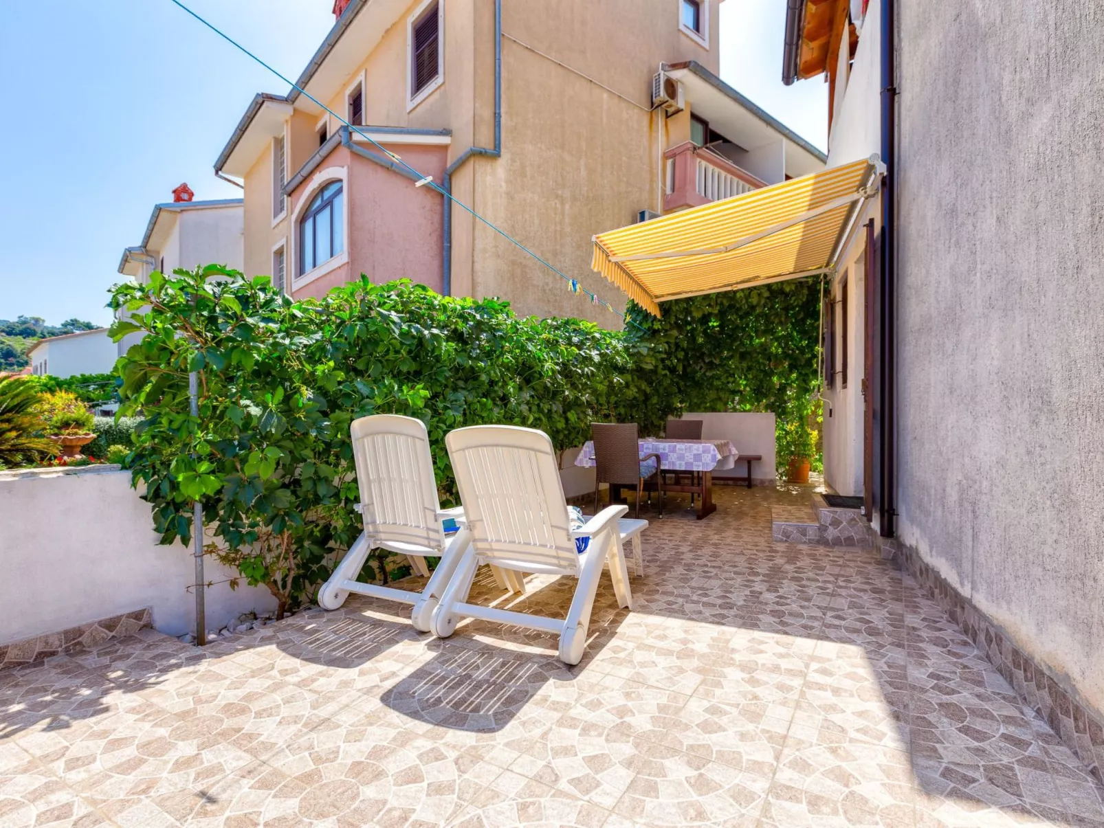 Studioapartment Meri 4-Outside