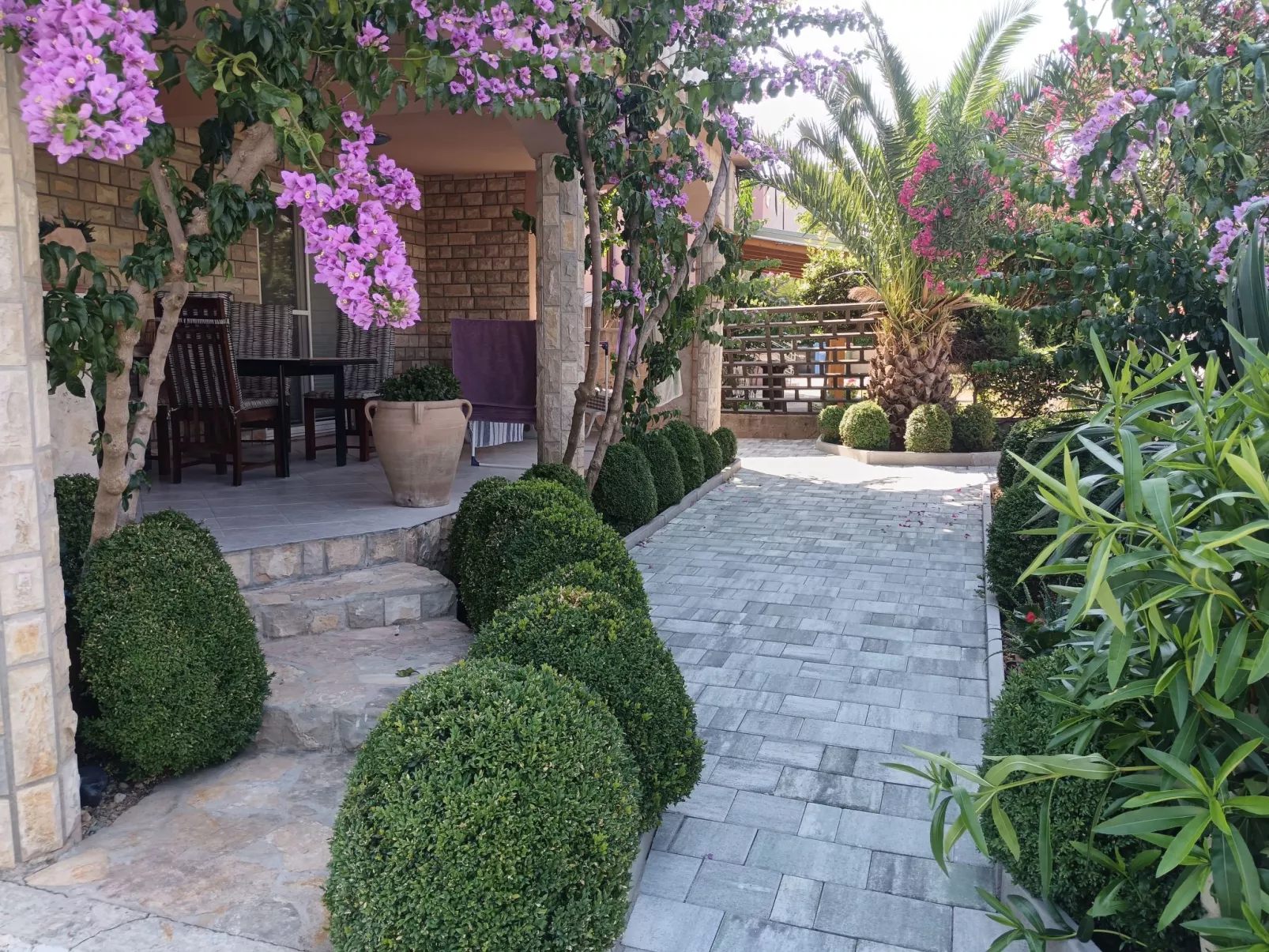 Standardstudio für kleine Familien-Draußen