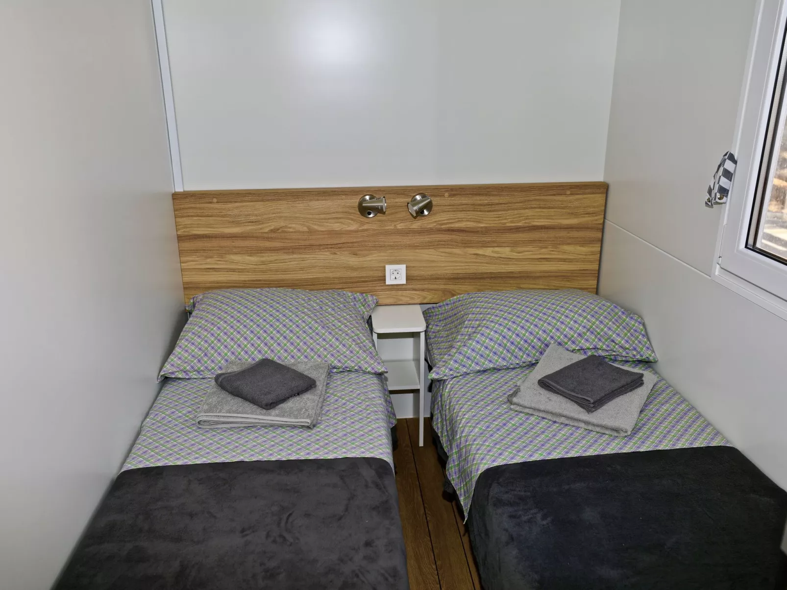 Manora Sucuraj Pool Gästehaus-Inside