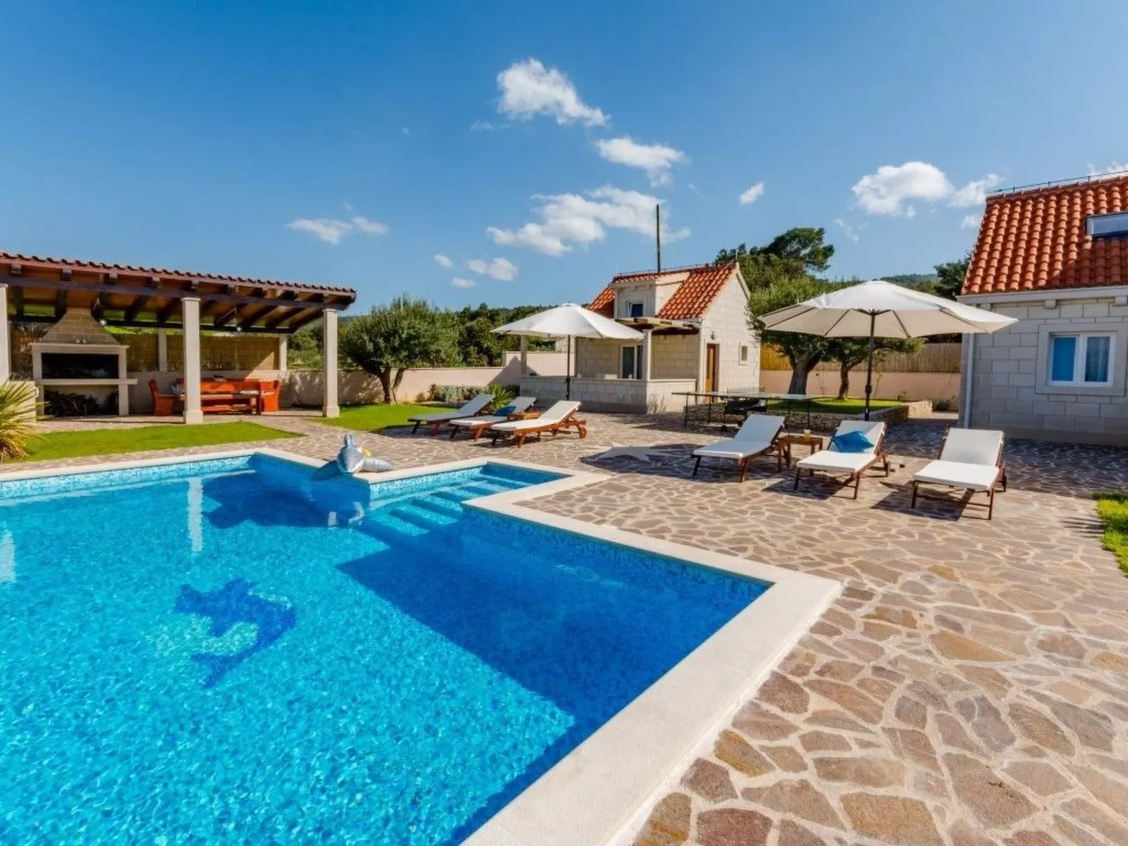 Villa Mis, Haus in Supetar mit privatem Pool-Draußen