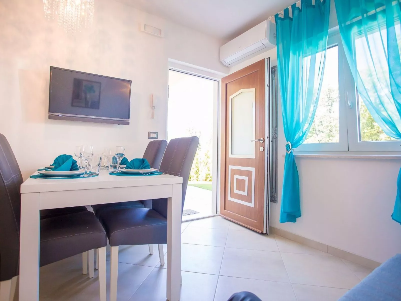 Residence Birikina 2-Image-tags.info