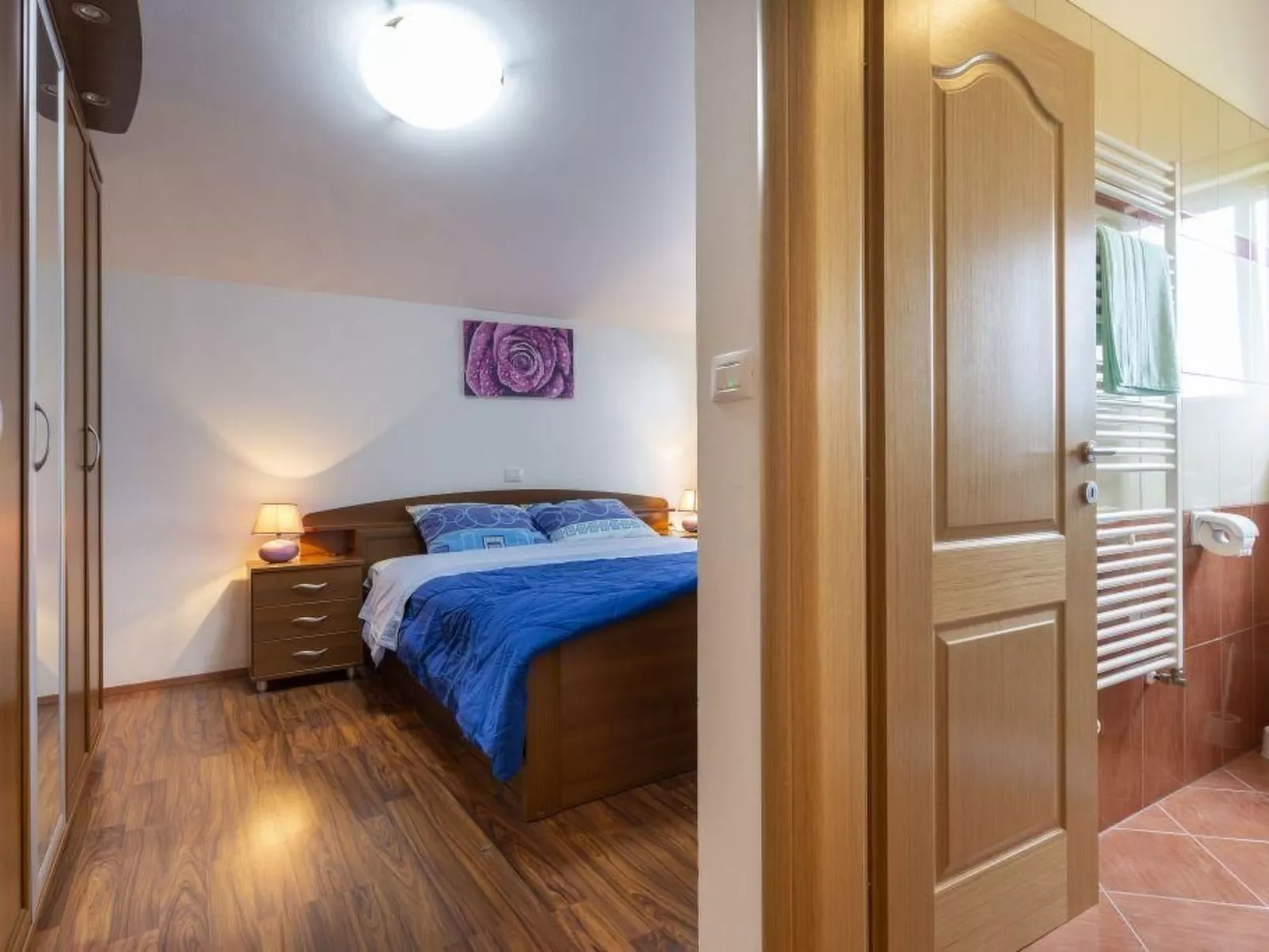 "Villa Mirela" mit Terrasse-Drinnen