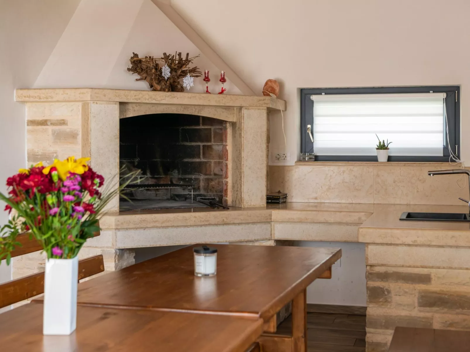 Villa EmMa mit 5 Schlafzimmern und beheiztem Pool-Drinnen