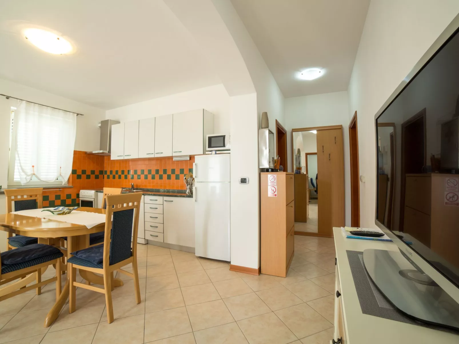 Wohnung mit Terrasse-Drinnen