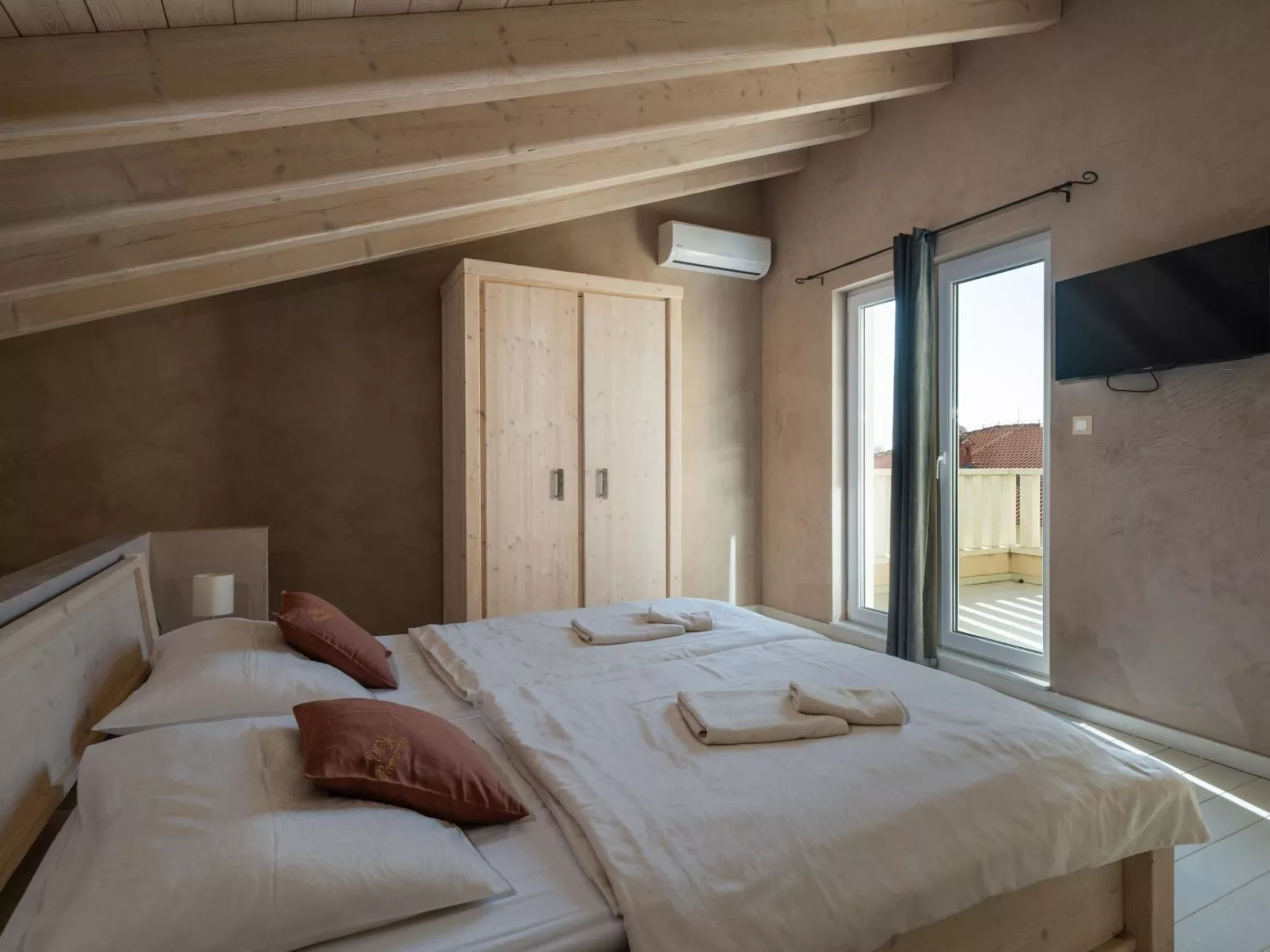 8-Schlafzimmer-Villa Bianca mit Pool, Sauna, Billard-Dedans