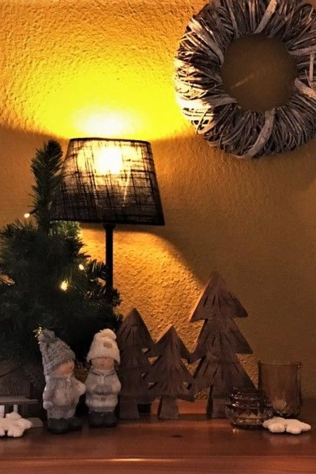 Windekind mit Blick auf die Felder-Outside