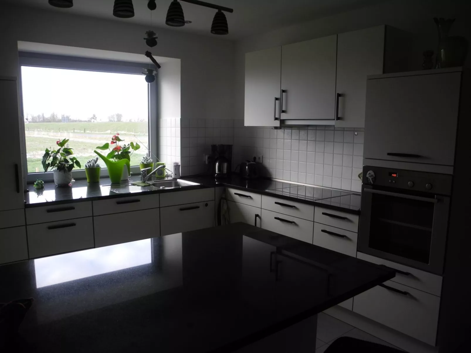 Geräumiges Ferienhaus mit Garten und Weitblick-Dedans