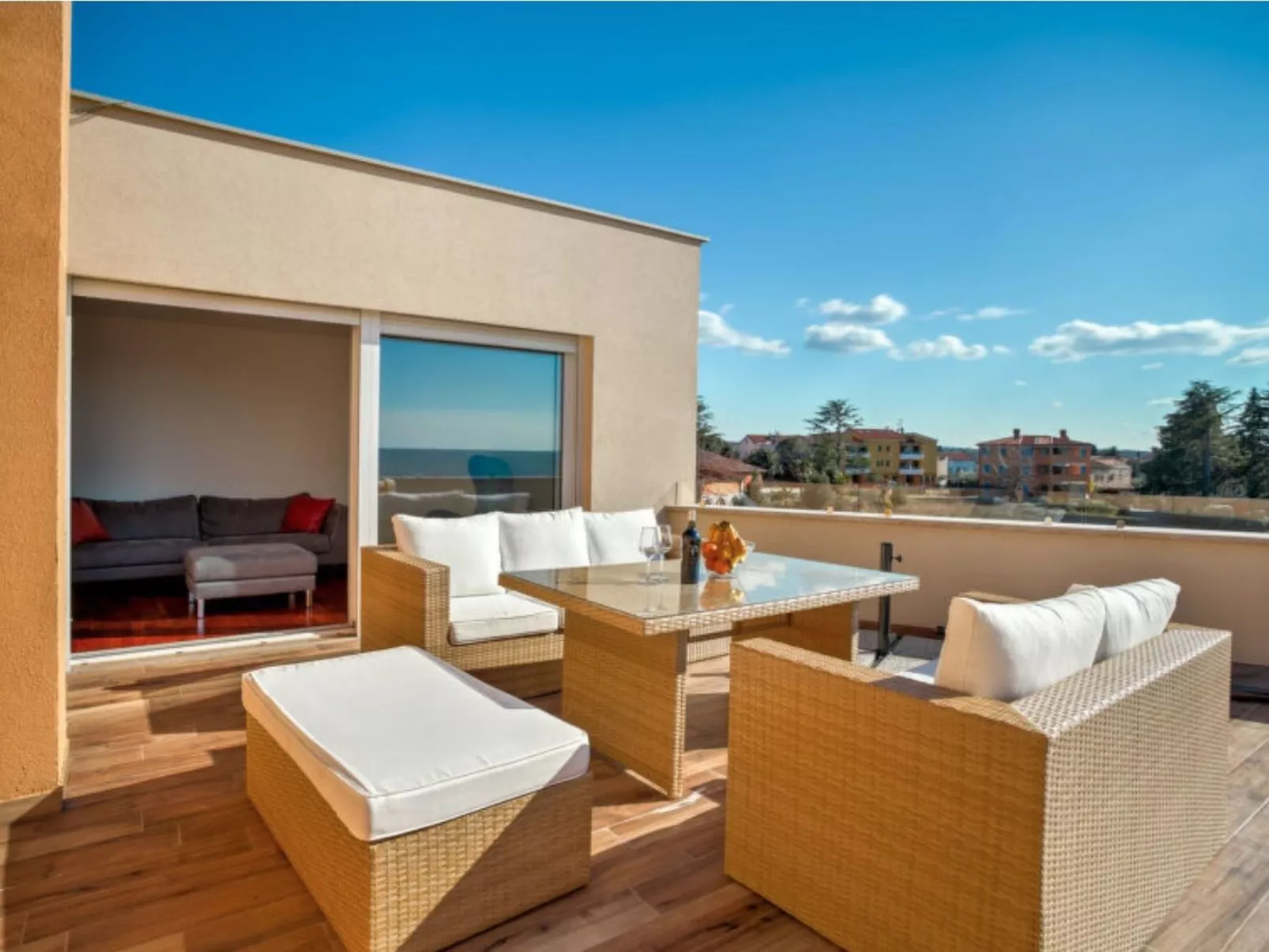 Wohnung "Lovrecica" mit Blick auf das Wasser