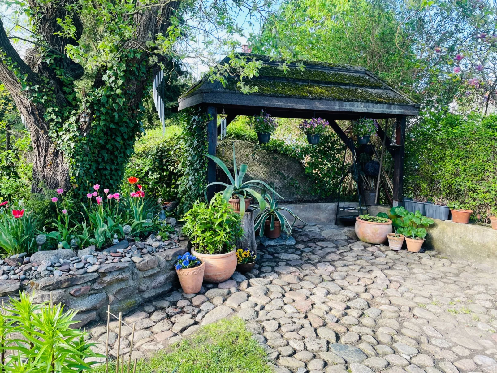 Anwesen mit Garten, Grill und Terrasse-Outside