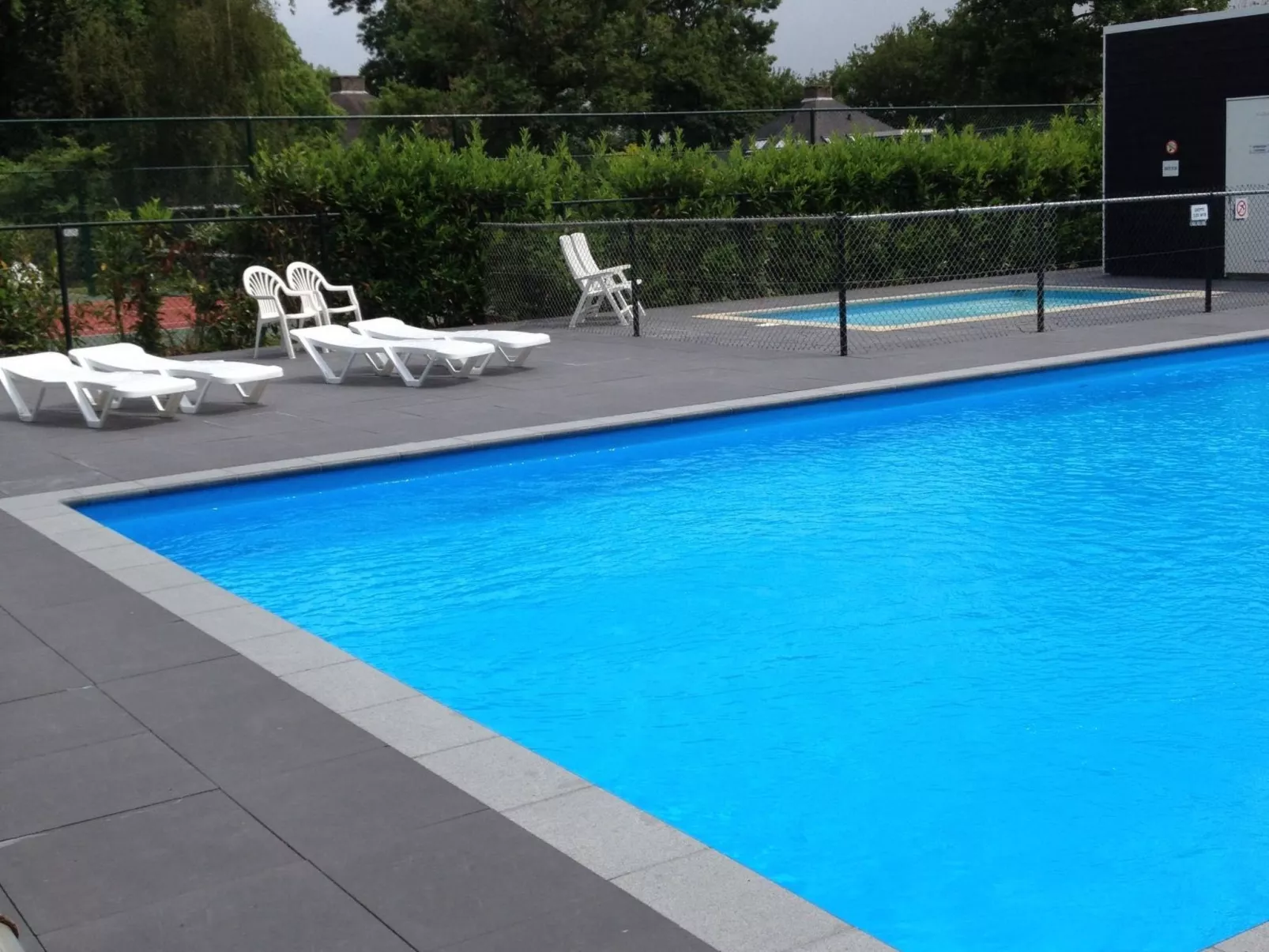 Gemütliche Hütte-Outside