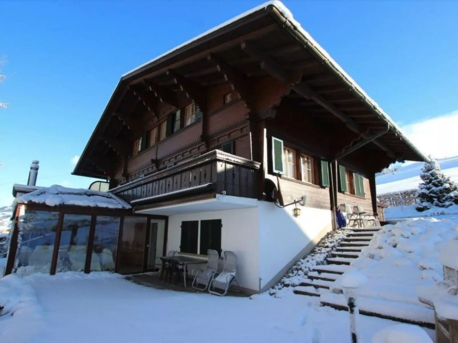 Chalet Finkenwiese - für 8 Erwachsene und 5 Kinder-Draußen