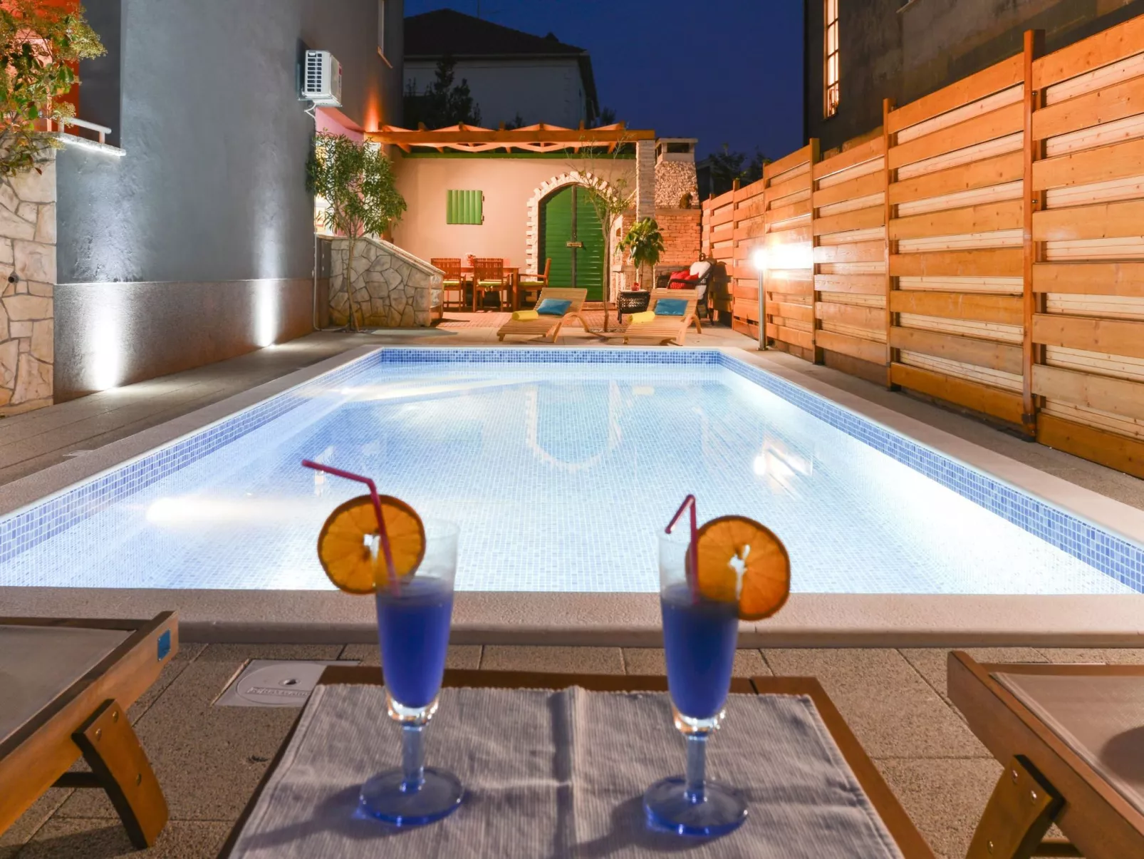 Villa Šima- Luxusappartement mit privatem Pool-Draußen