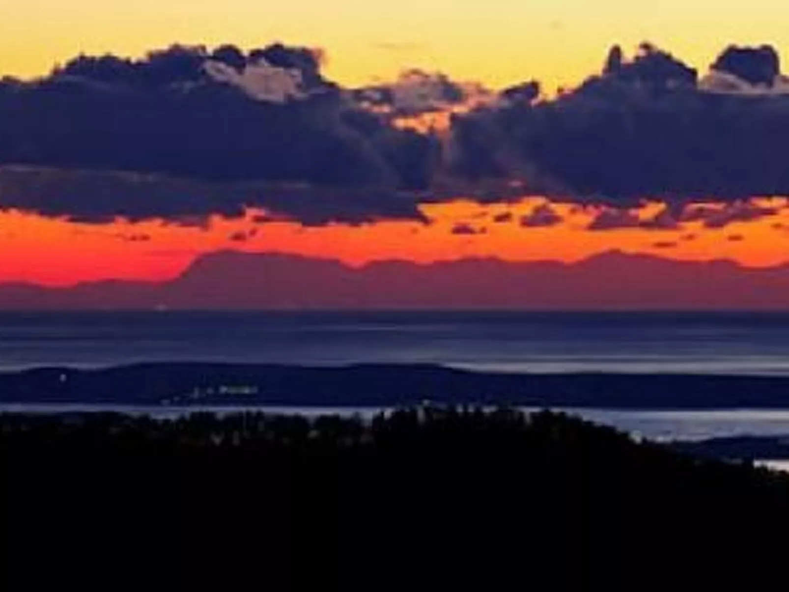 Appartement mit Blick auf das Wasser-Image-tags.info