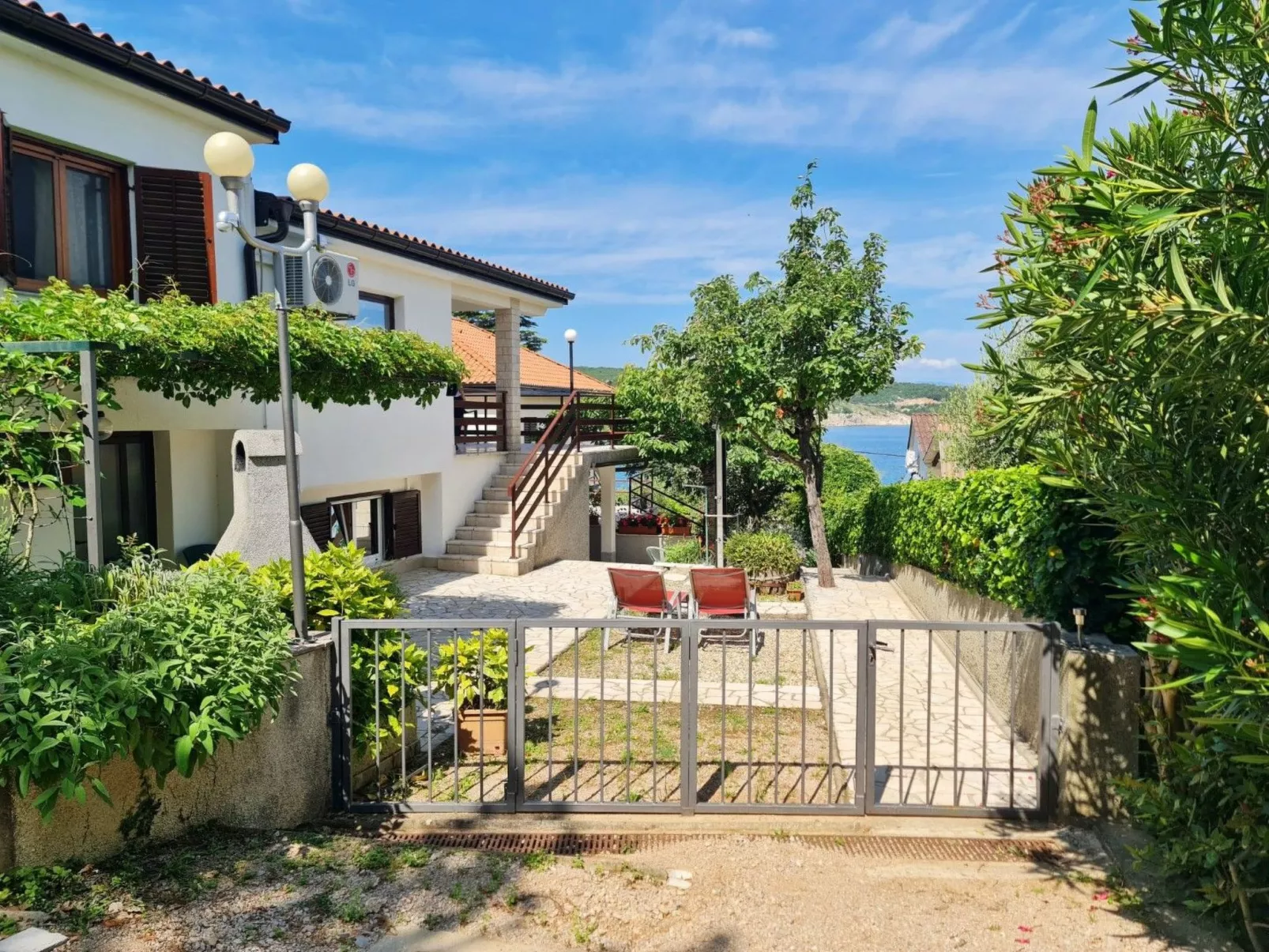 Apartment Beakovic-Dehors