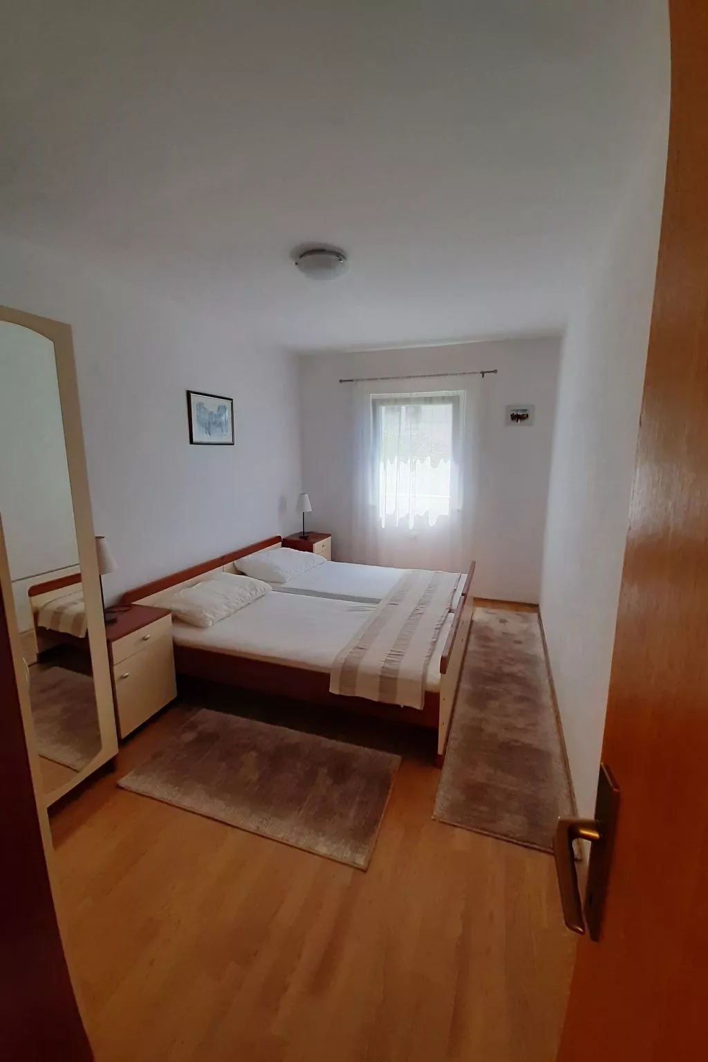 Wohnung mit Blick auf das Wasser-Image-tags.info