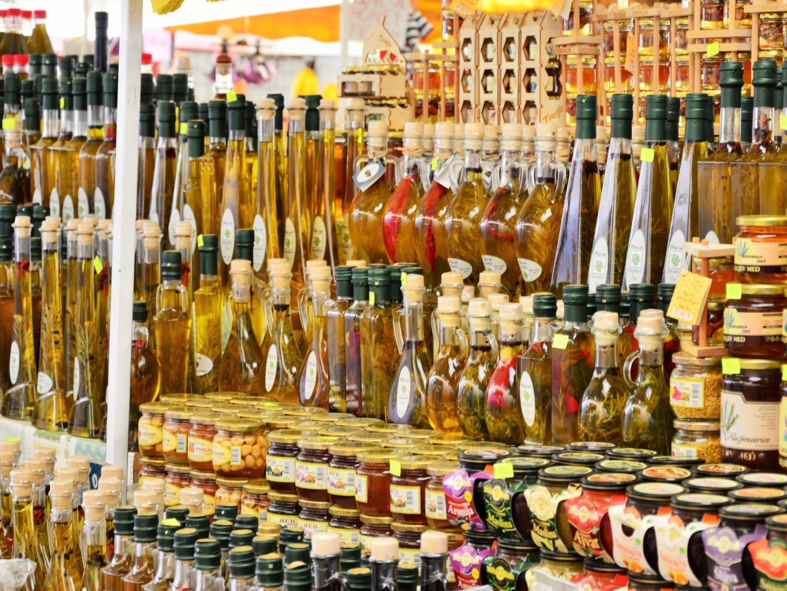 Erdgeschosswohnung mit viel Komfort und Terrasse-Draußen