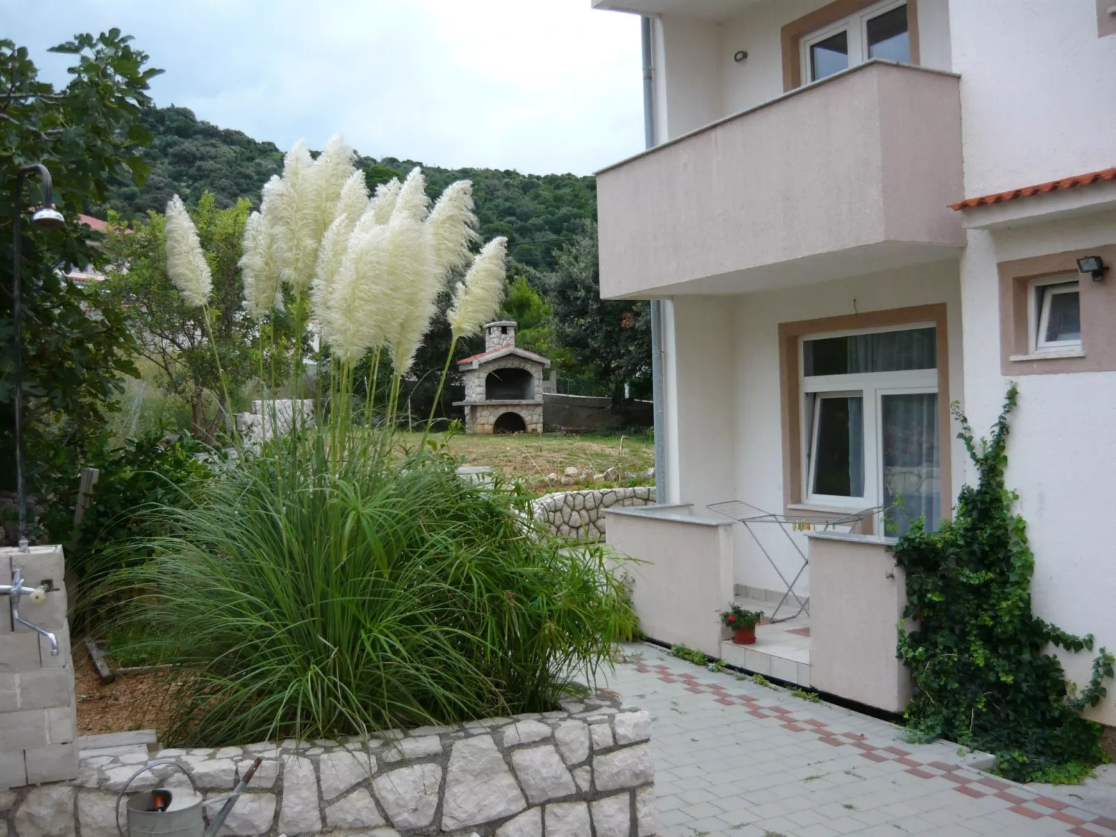 Wohnung in Barbat mit Terrasse und Grill-Outside