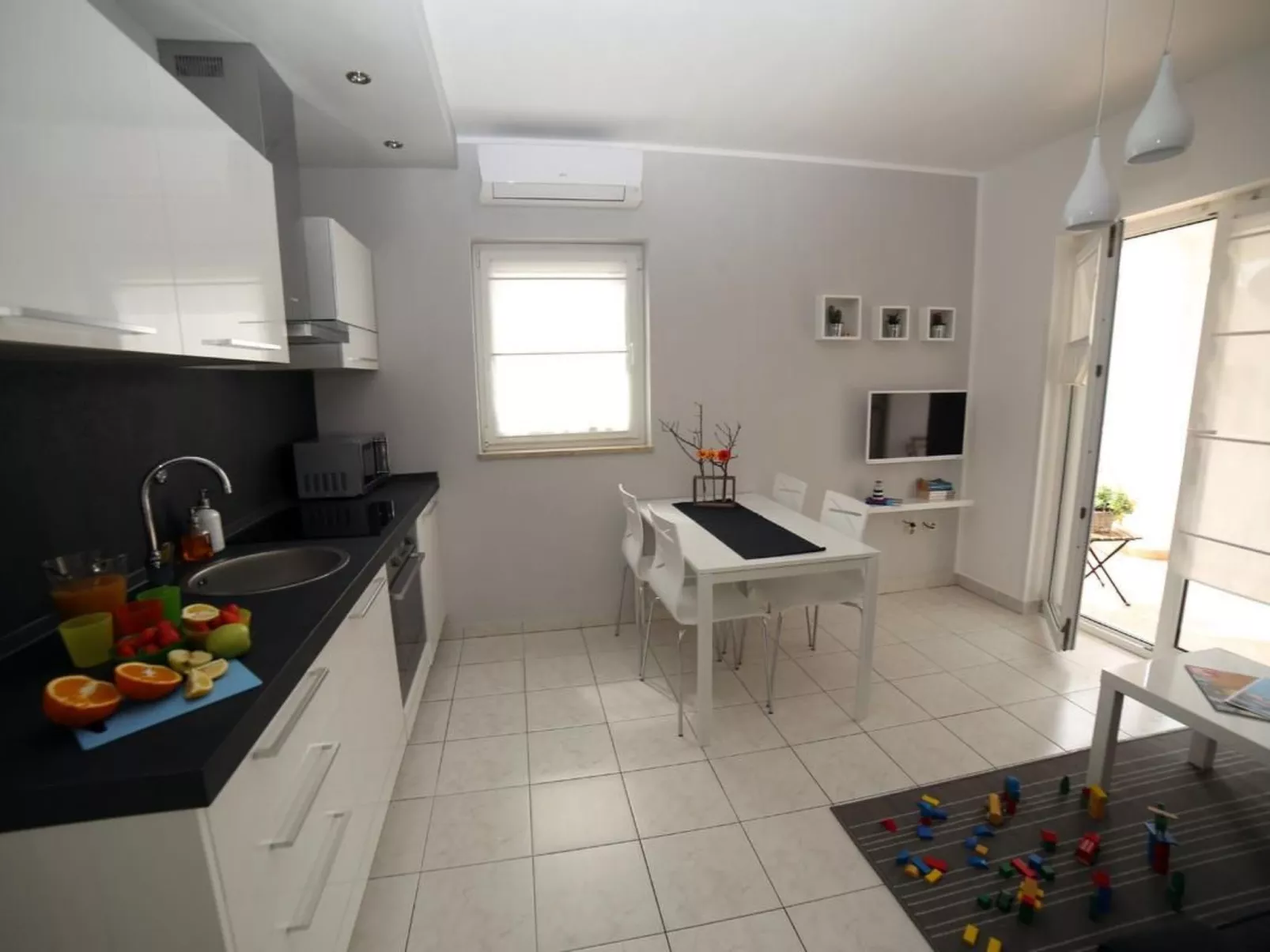 Wohnung "Pusteblume" mit Terrasse-Drinnen