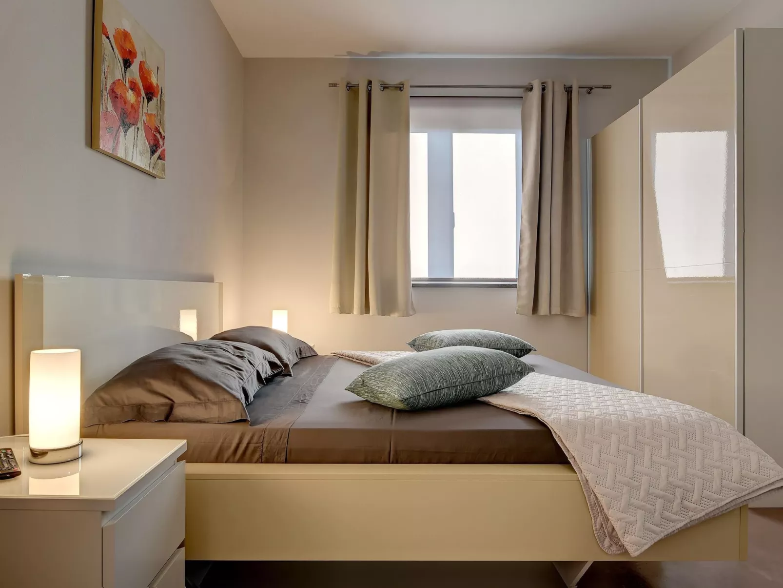 Luxusvilla Sunrise Premantur mit Pool-Drinnen