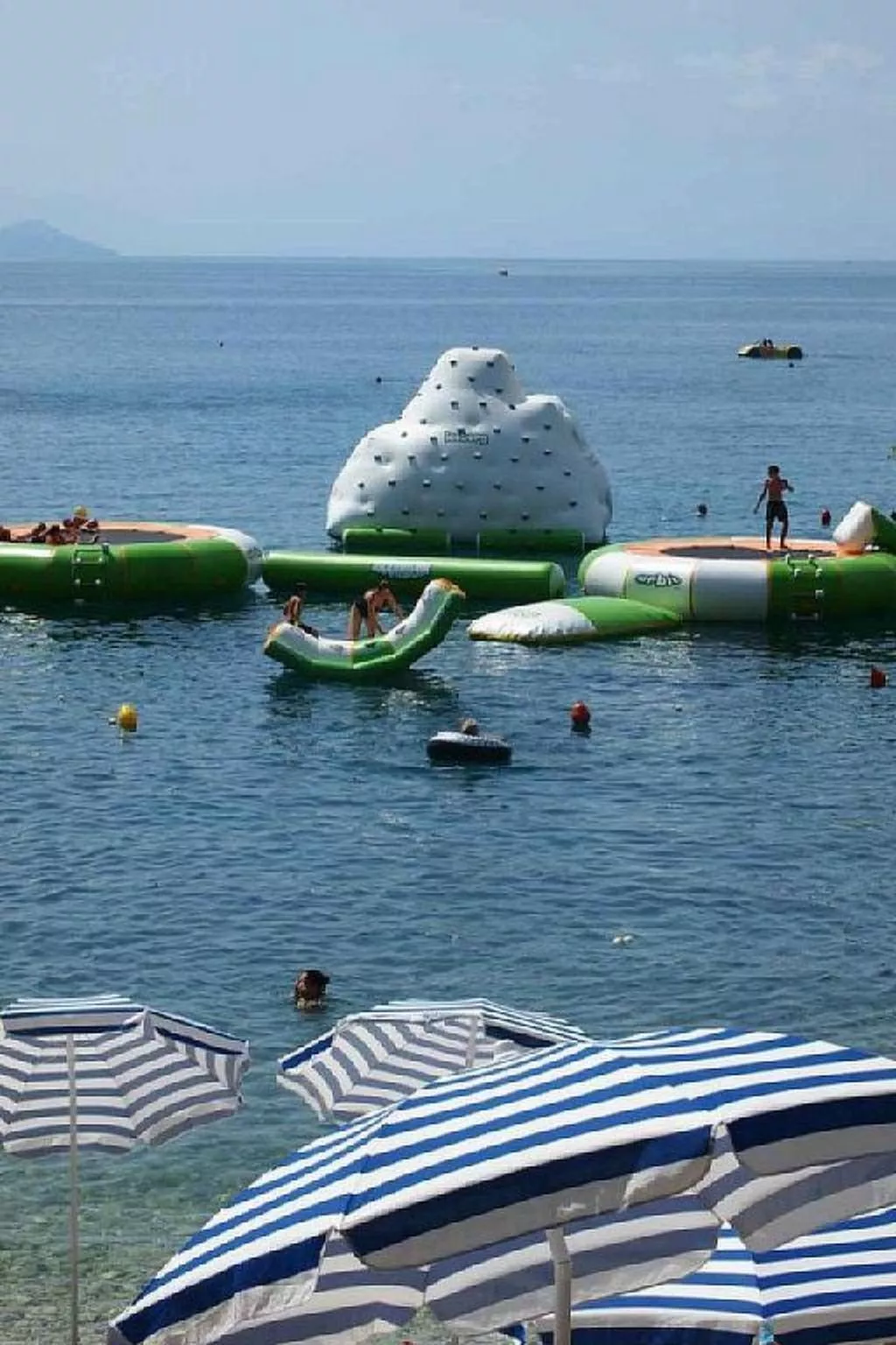 Vollständig freistehendes Haus mit schönem Garten-Dehors