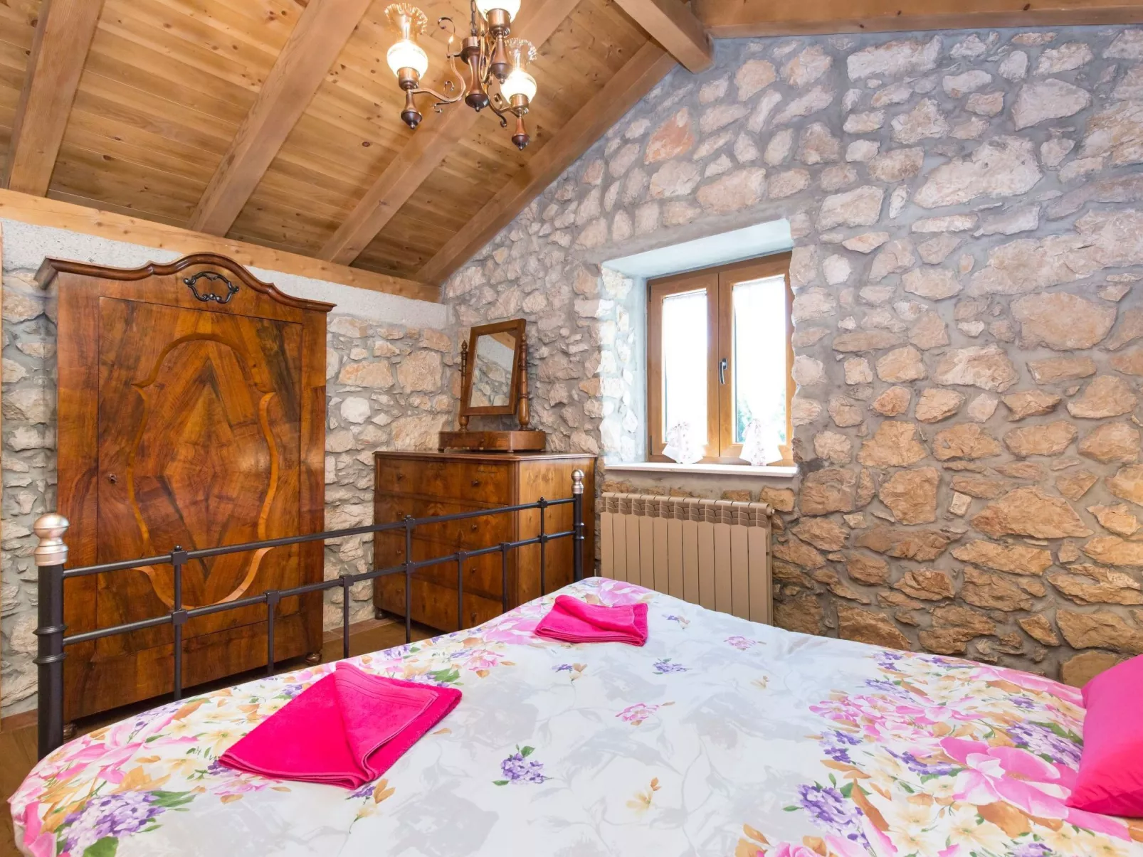 Geräumiges Ferienhaus in Brseč mit Privatem Pool-Image-tags.info