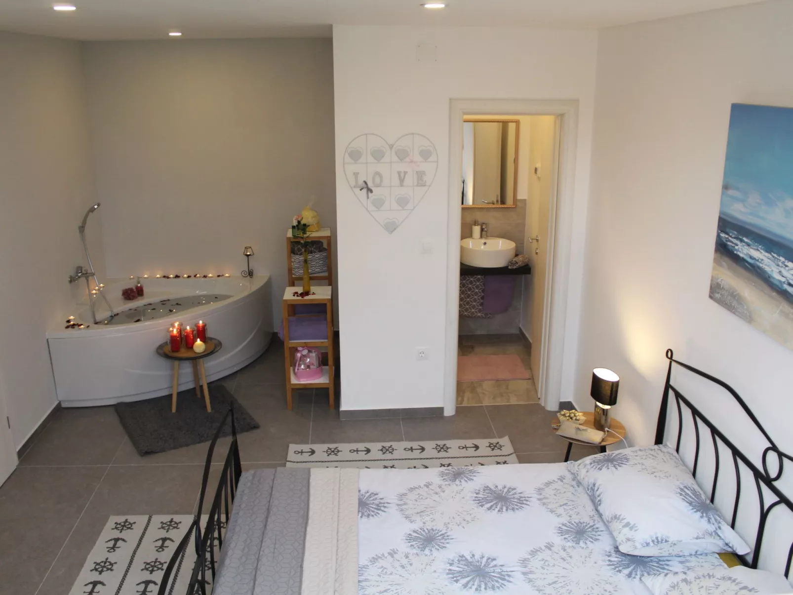 Neue New Villa Lana 40m2 Schwimmbad, Sauna, Whirlpool-Inside