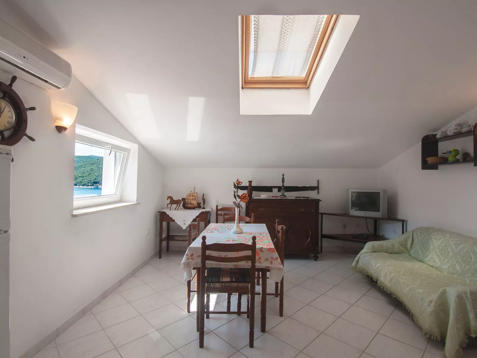 Appartement mit drei Schlafzimmern für 5 Personen in Meeresnähe-Dedans