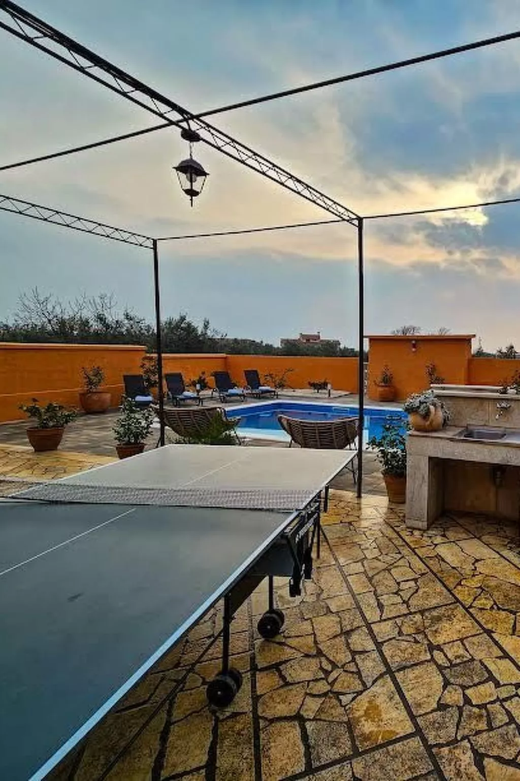 Sehr geräumige Villa mit Pool-Image-tags.info