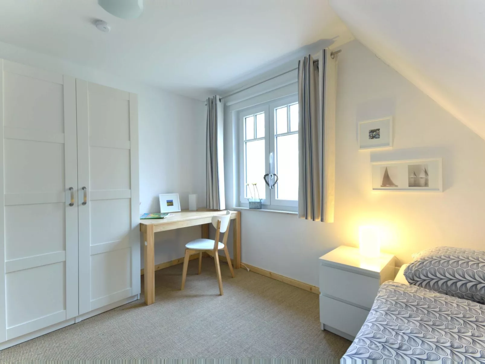 Komfort Ferienhaus mit Sauna und Kamin, auf großem Waldgrundstück, in absoluter-Inside