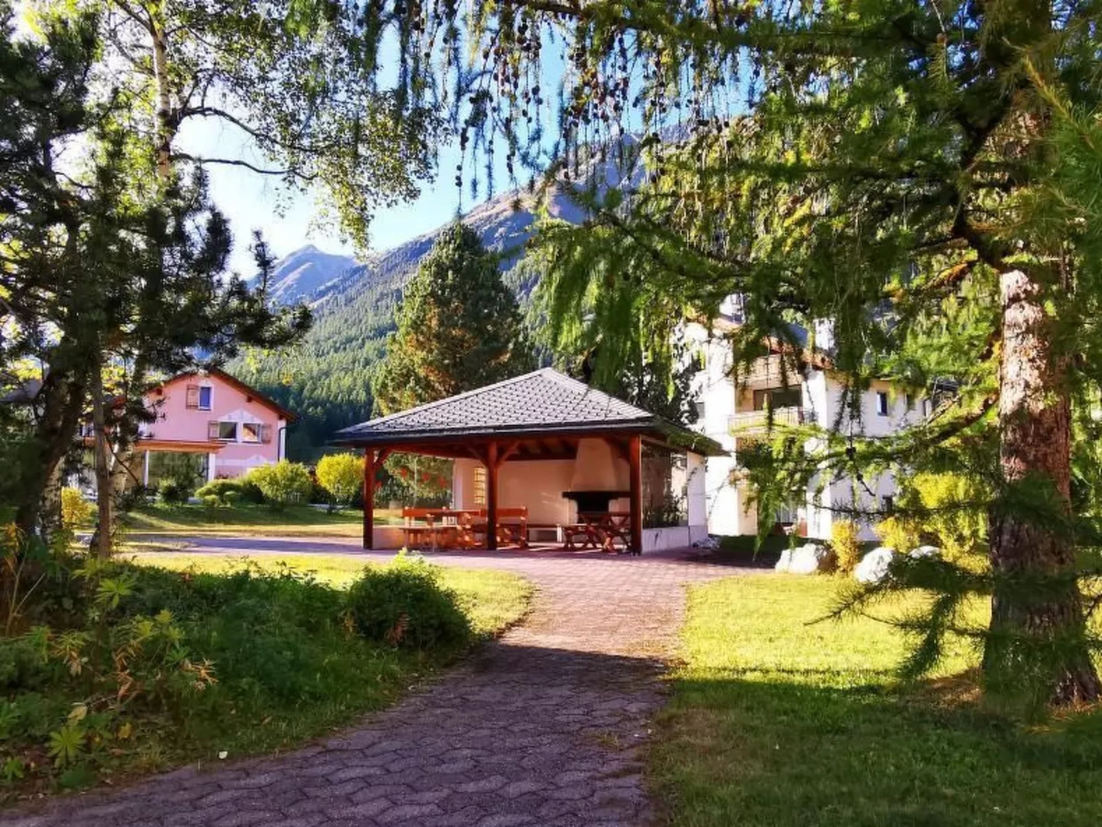 Via charels sur 8-Dehors