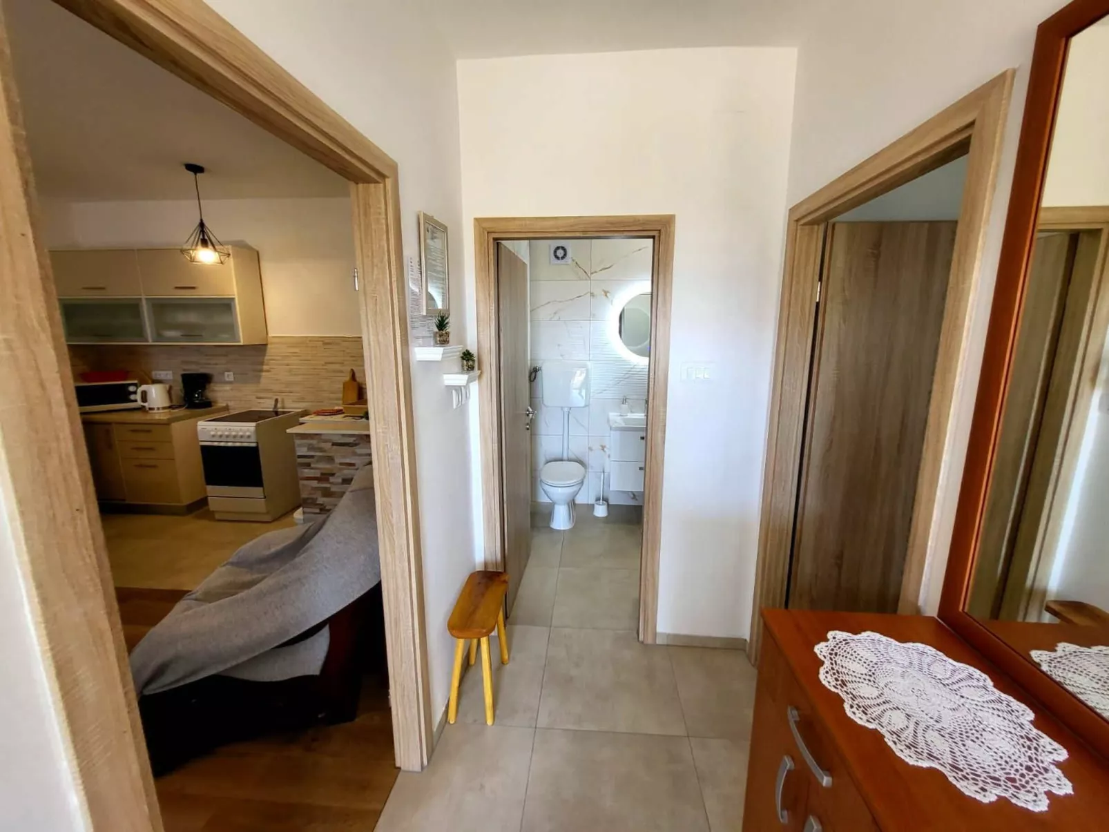 "Pemper Ana" mit Terrasse-Drinnen