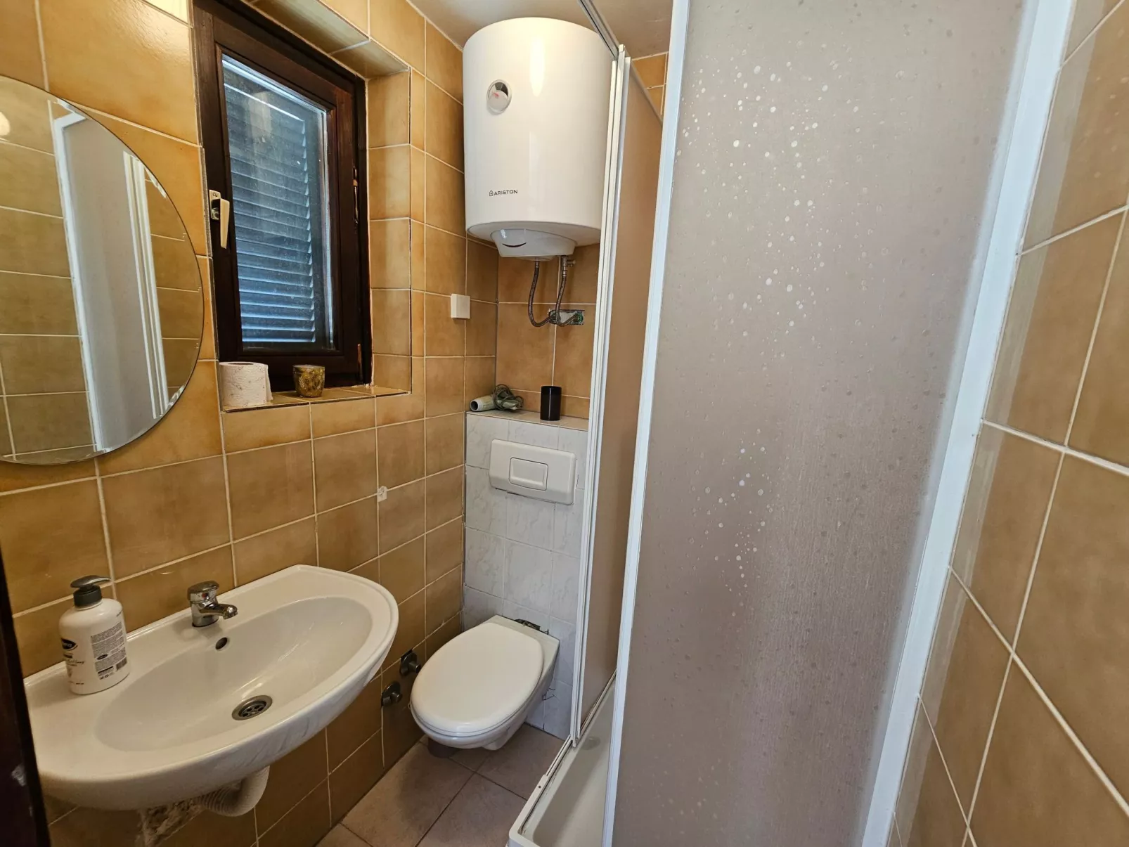 Für 6 Personen in Klenovica-Inside