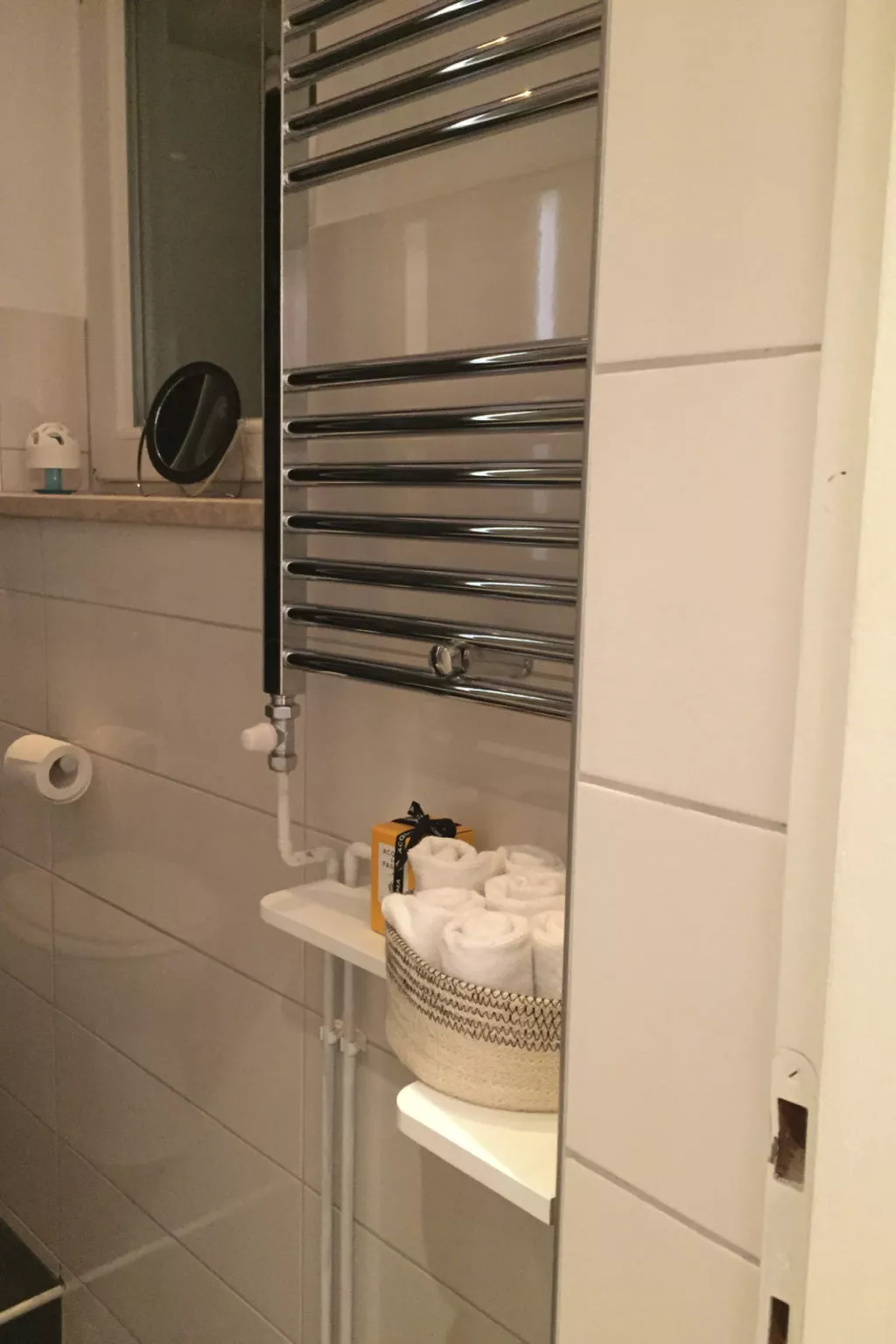 Stylisches Haus mit Dachterrasse, Bar und Hot Tub-Drinnen