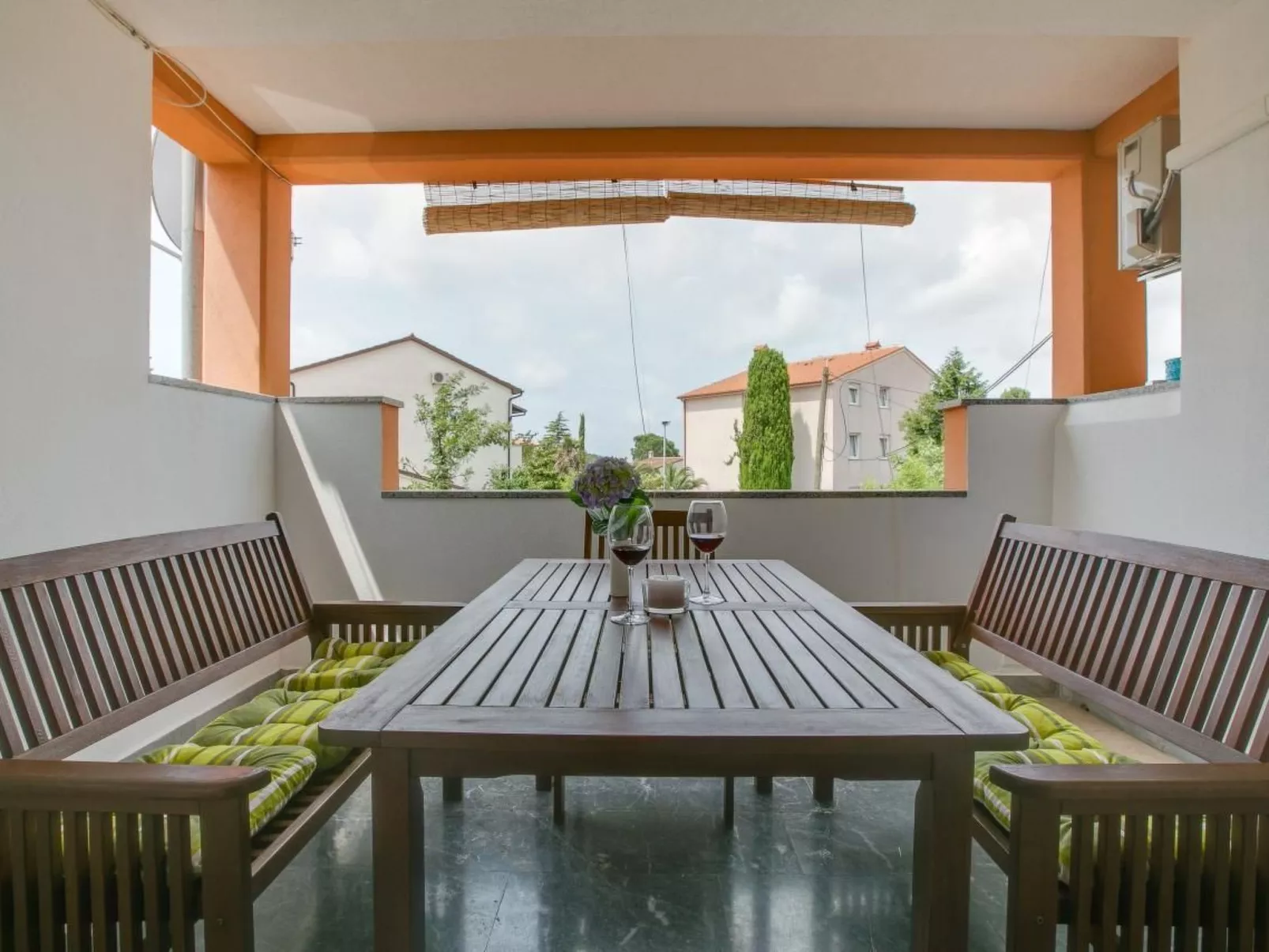 Appartement in Pula mit Terrasse, Garten und Grill-Outside