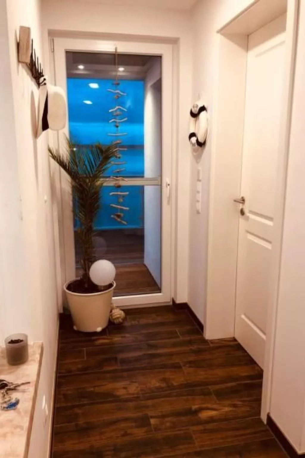 Schwimmendes Haus Elandi-Drinnen