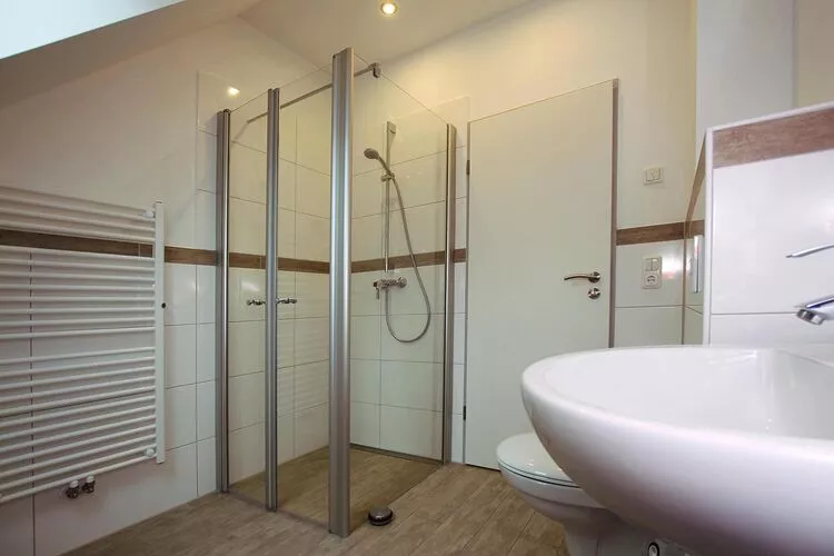 Apartment Hafenflair / Haus 3 OG-Wohnung 11 1-3 Personen-Bathroom