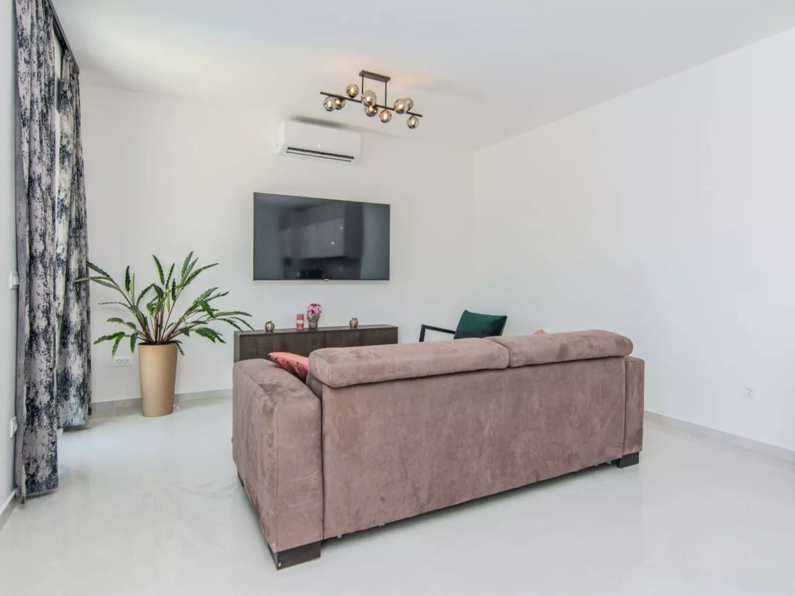 Neues modernes Poolhaus in Privlaka-Image-tags.info