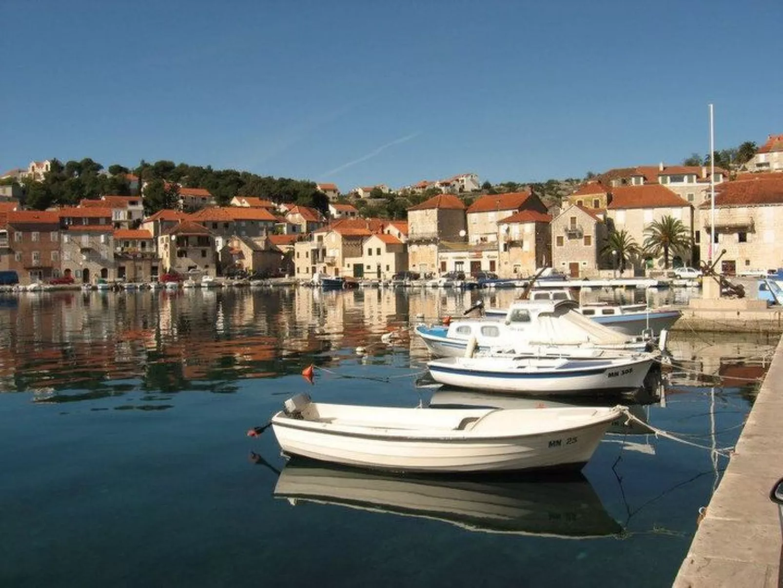 "Lile" mit Blick auf das Wasser-Dehors
