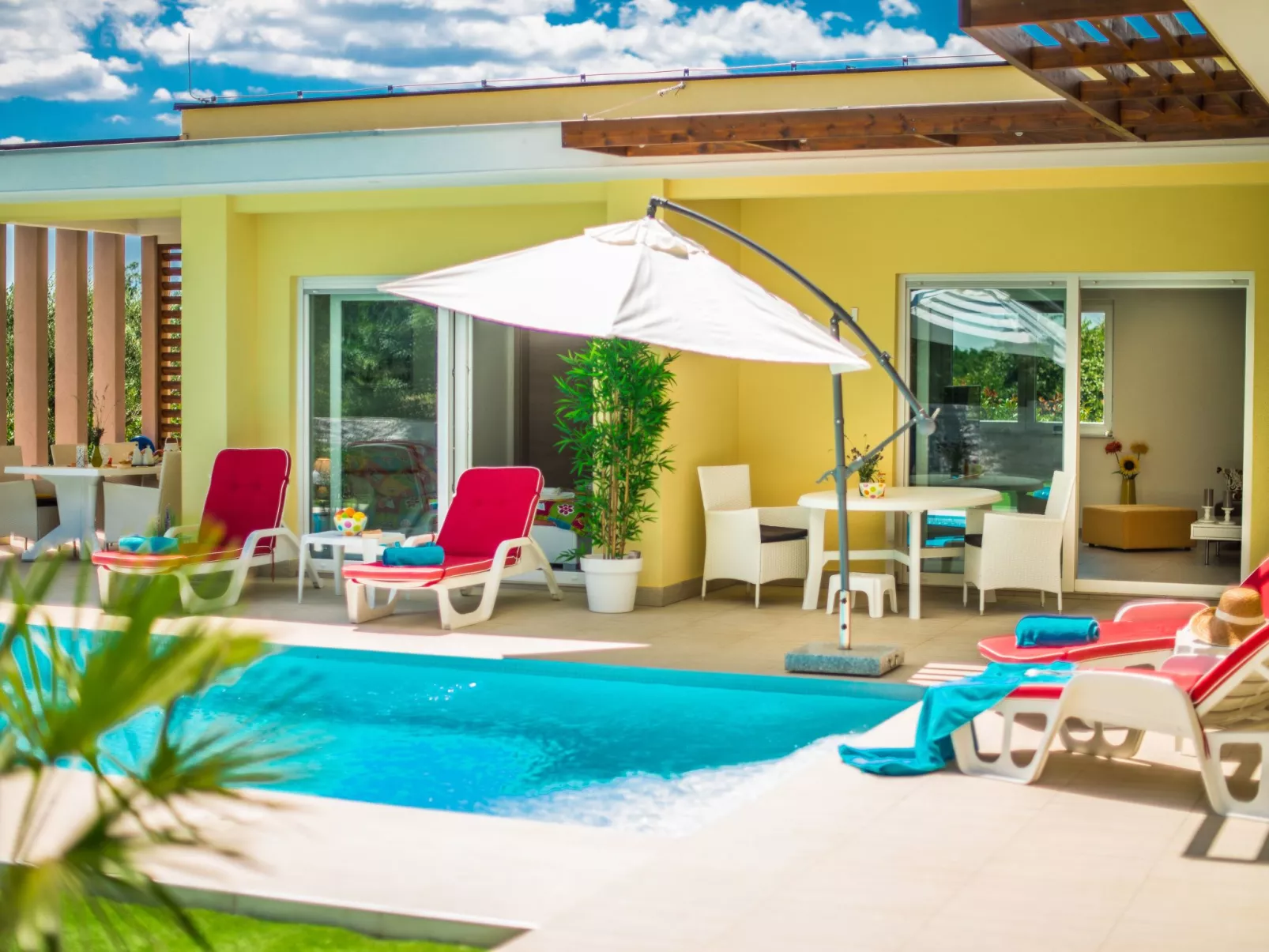 Mit Privatpool für 6 Personen-Outside