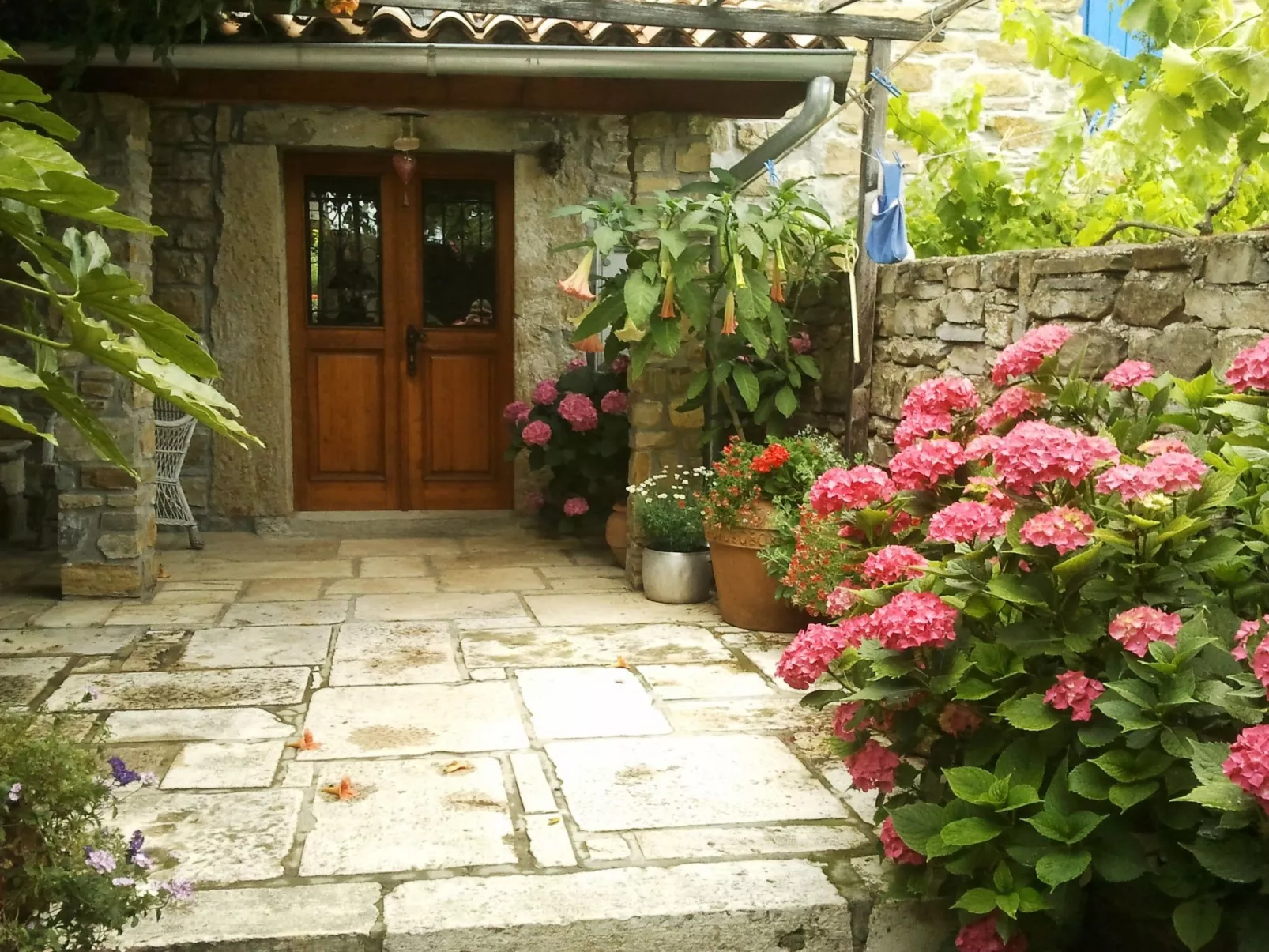 Istrisches Steinhaus-Draußen