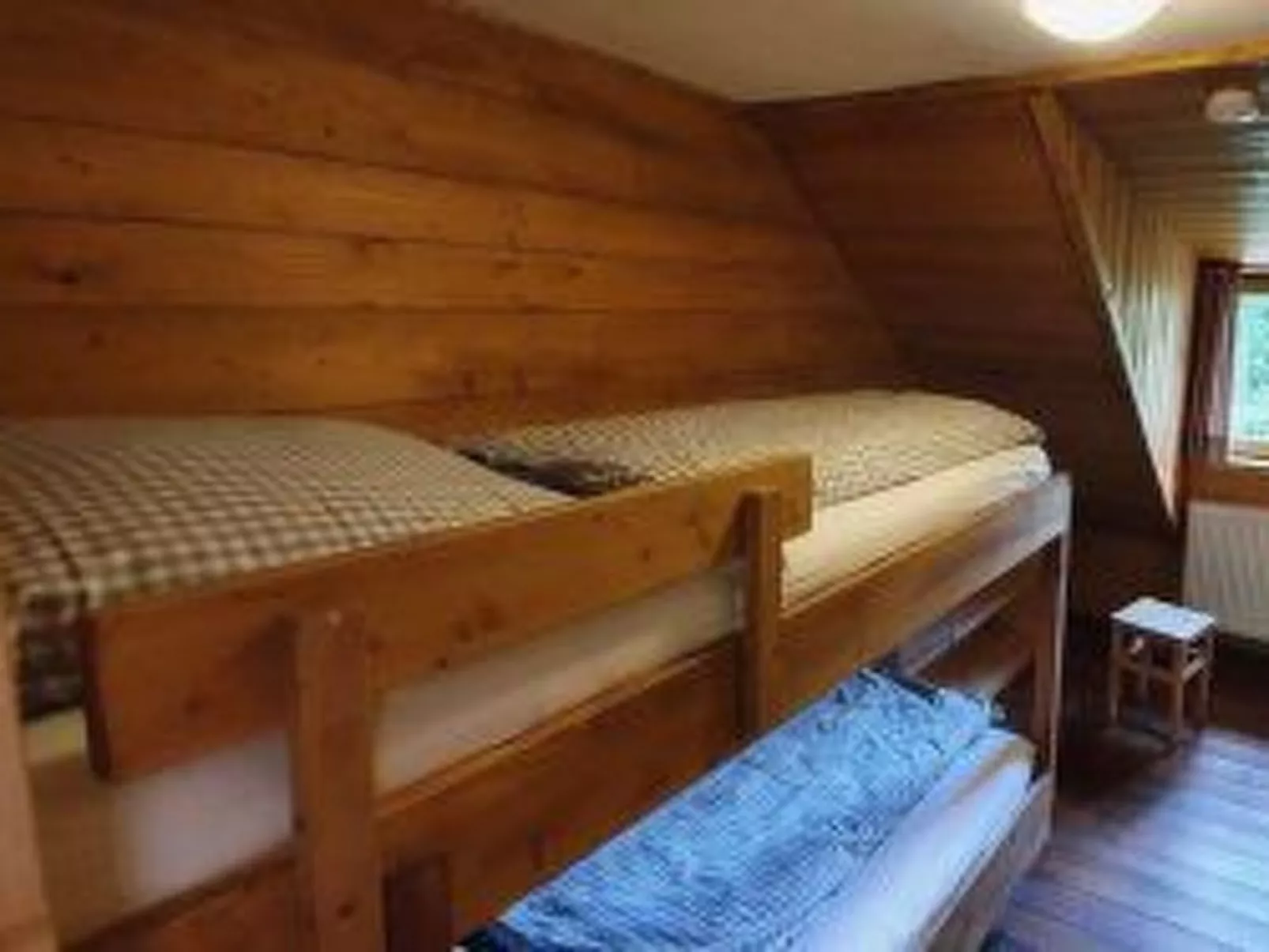 Urgemütliche Gruppenhütte mit Gartensauna-Dedans