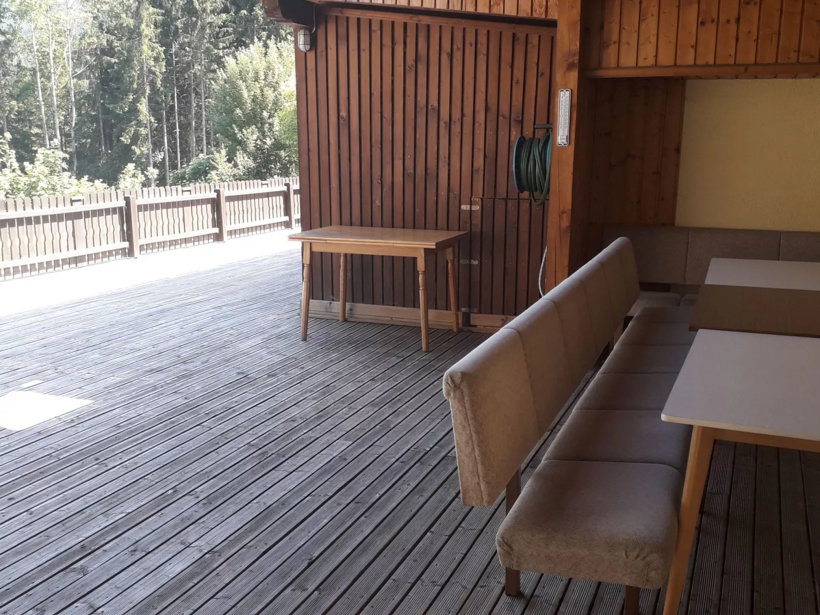 Mit Balkon und herrlichem Ausblick-Dedans