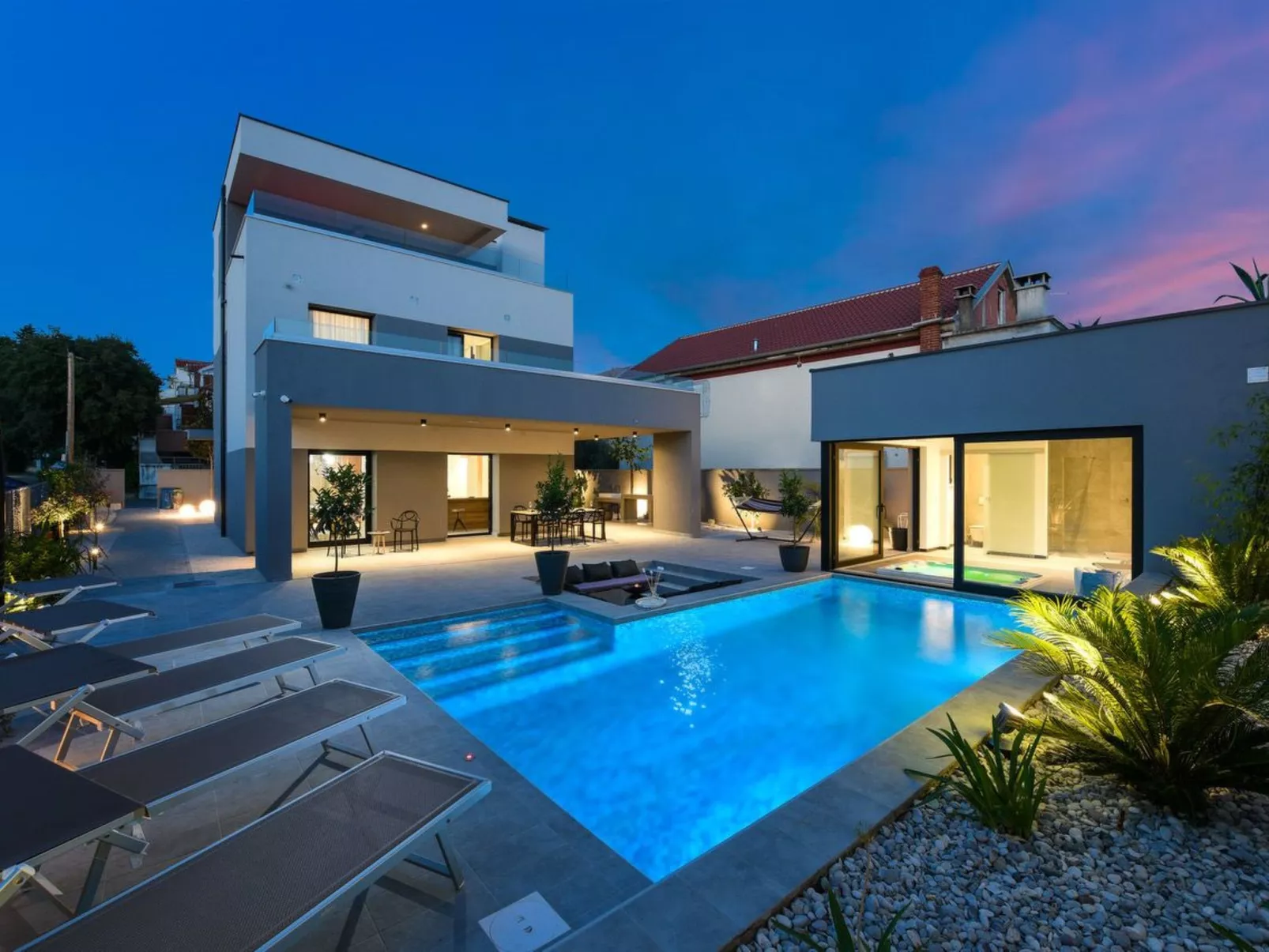 Villa "Omnia" mit Whirlpool-Outside