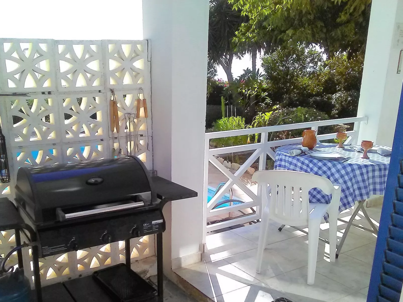 "Iptamena" mit Blick auf das Wasser-Outside